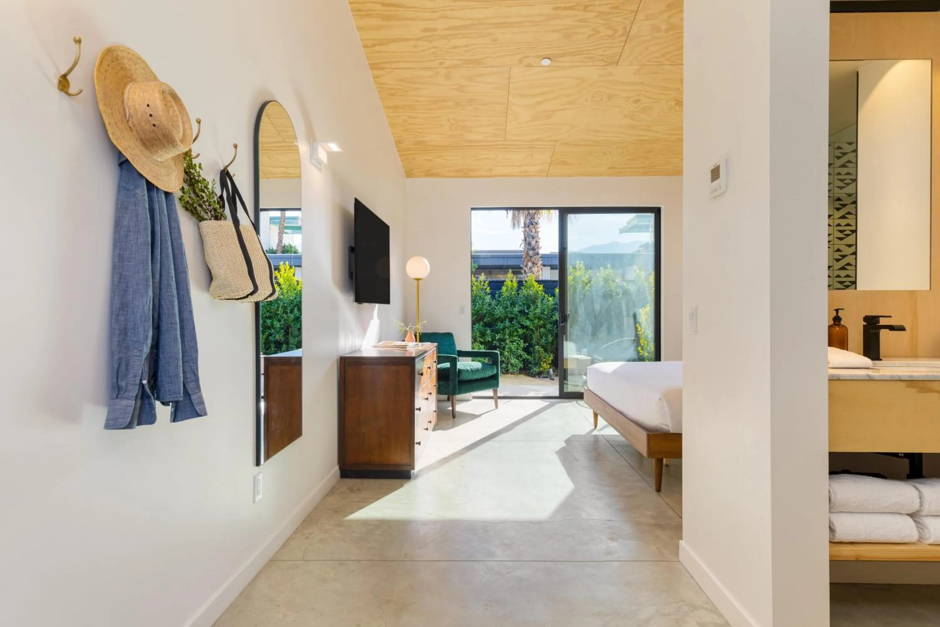 Other, Bed in Blackhaus Suites by AvantStay Modern Comfort in Downtown Palm Springs