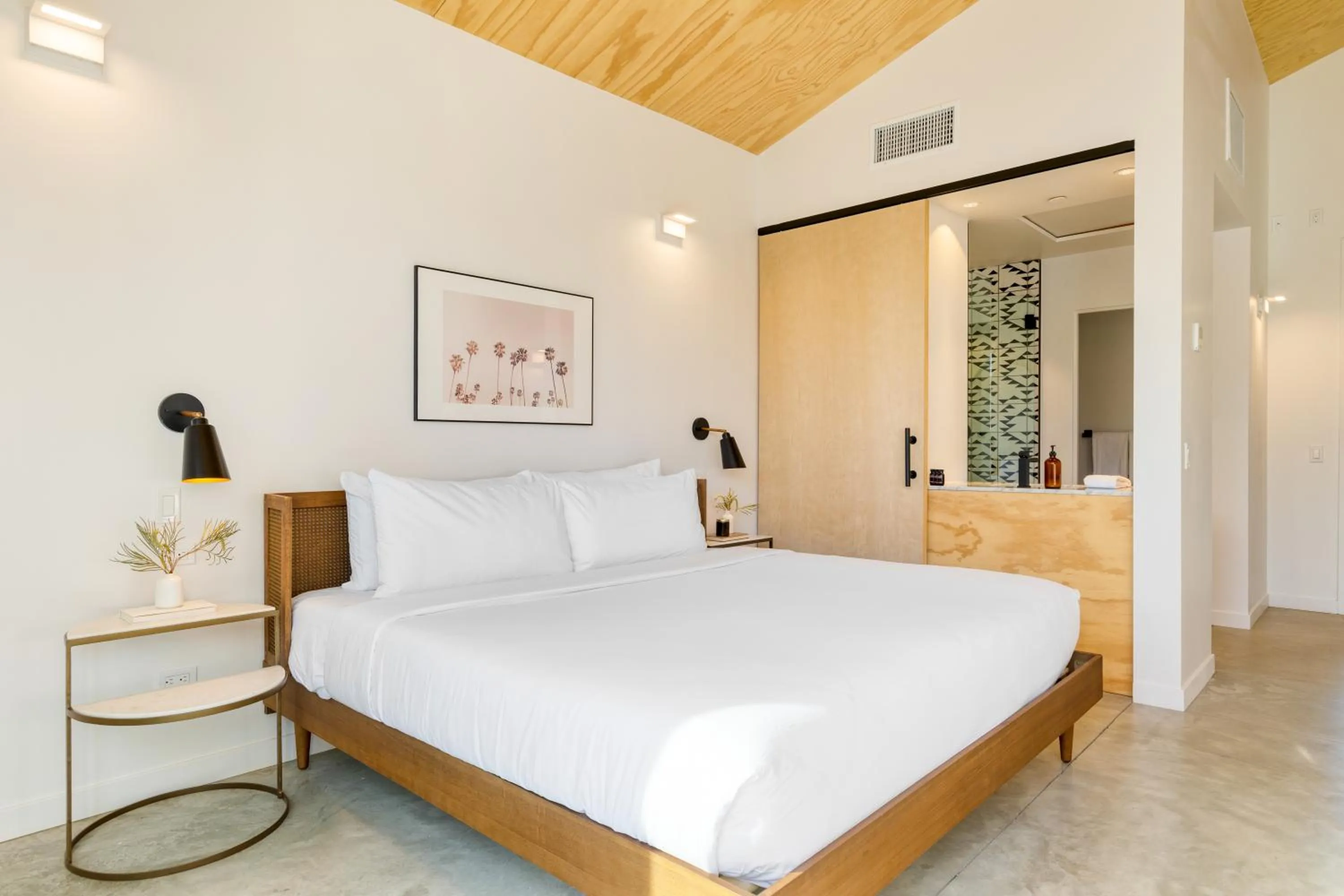 Bed in Blackhaus Suites by AvantStay Modern Comfort in Downtown Palm Springs