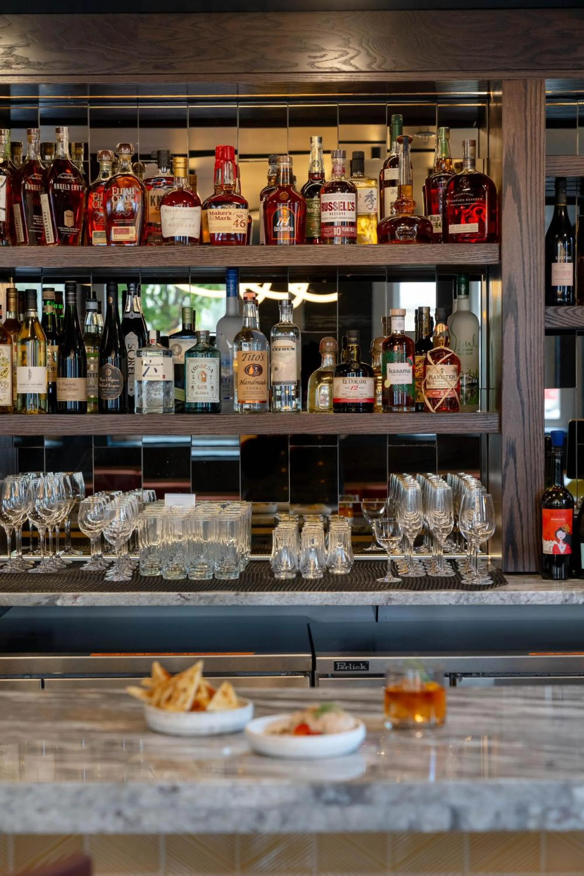 Lounge or bar in The Myriad Hotel Louisville, Tapestry Collection by Hilton