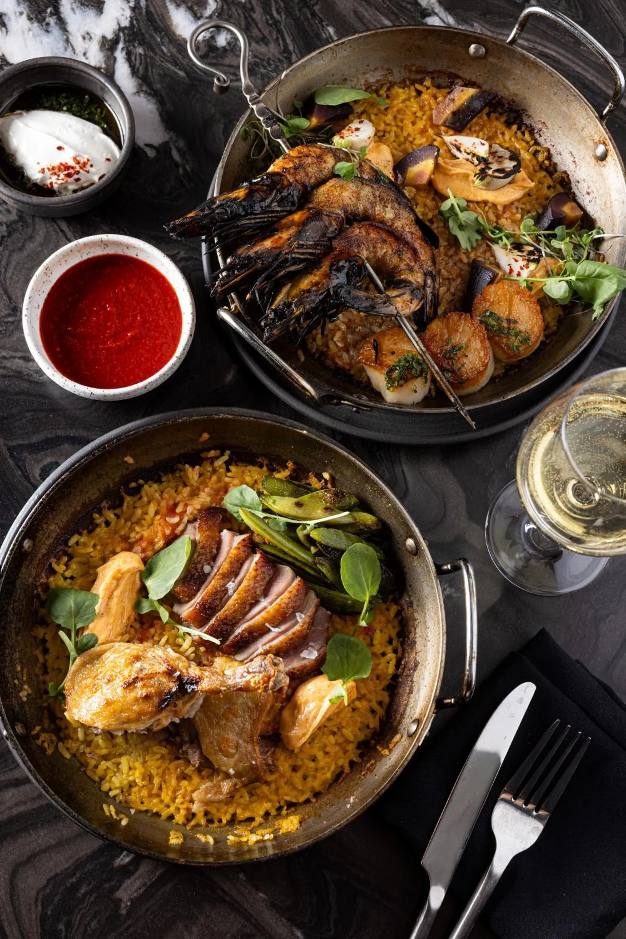 Food and drinks in The Myriad Hotel Louisville, Tapestry Collection by Hilton