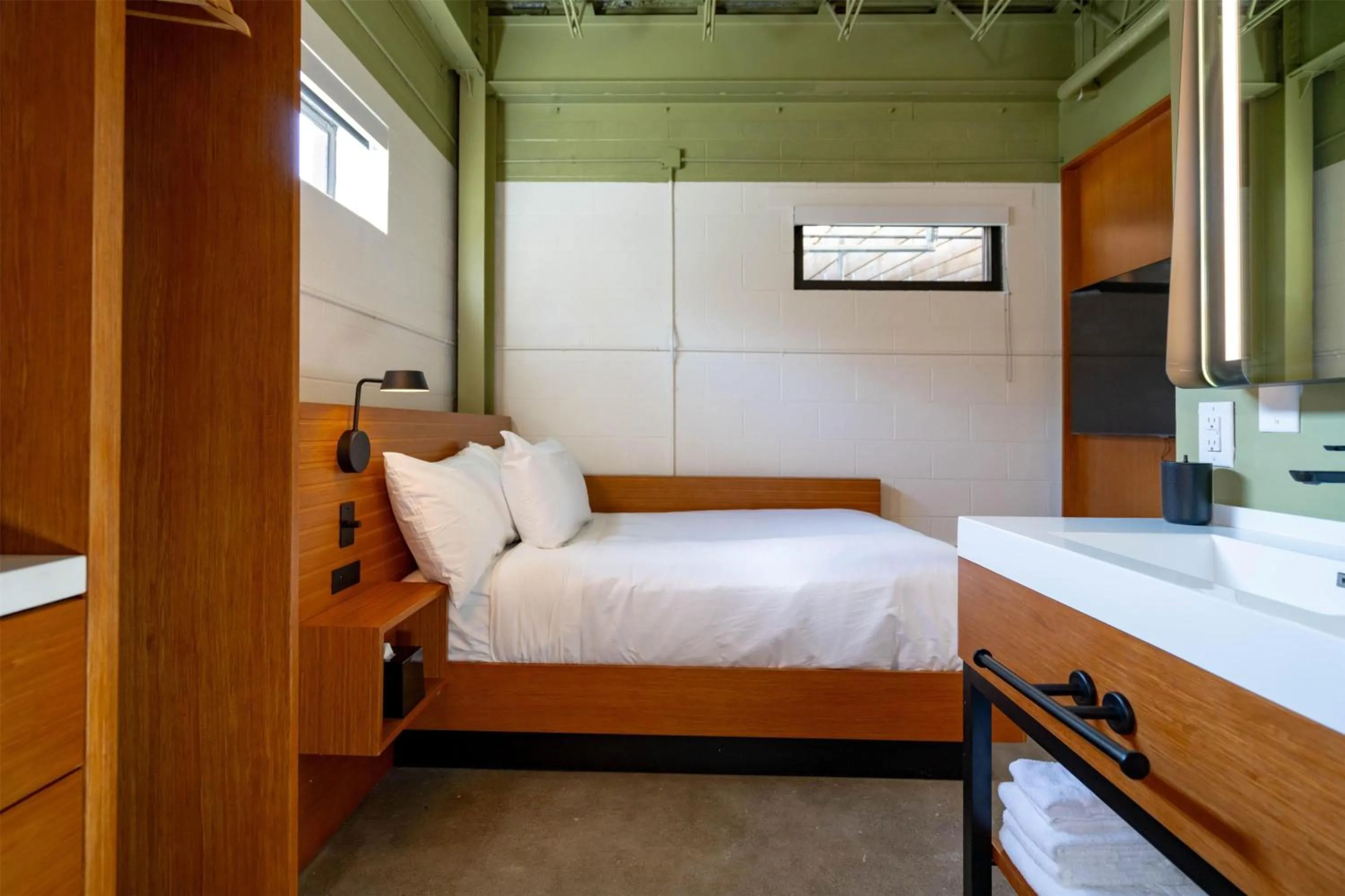 Bathroom, Bed in The Myriad Hotel Louisville, Tapestry Collection by Hilton