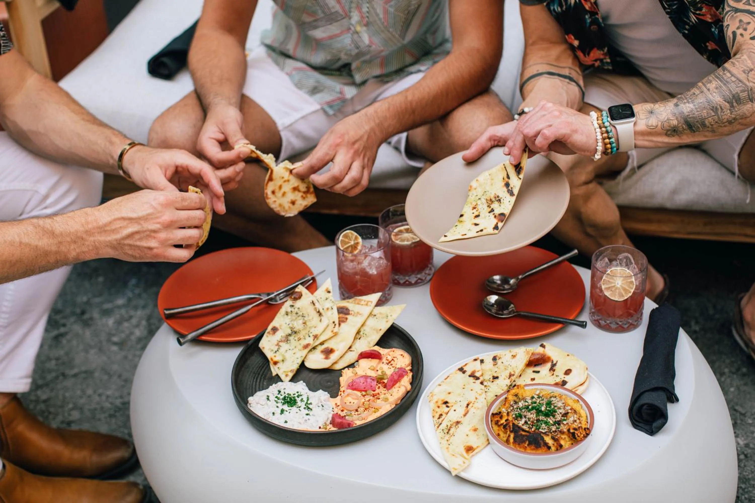 Food and drinks in The Myriad Hotel Louisville, Tapestry Collection by Hilton