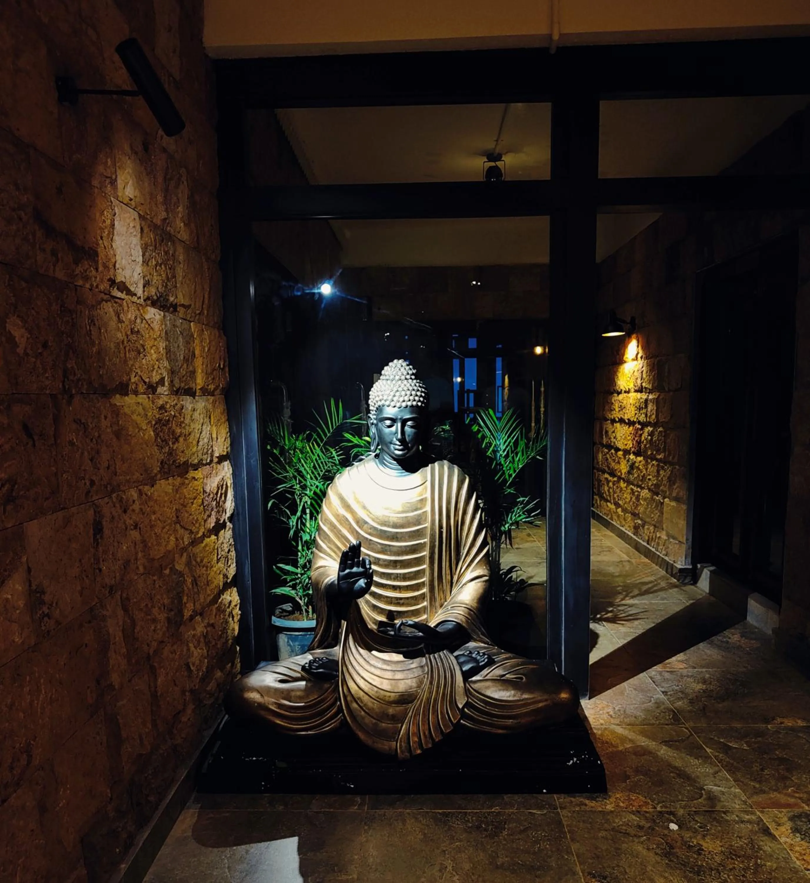 Restaurant/places to eat in Hotel Acropolis