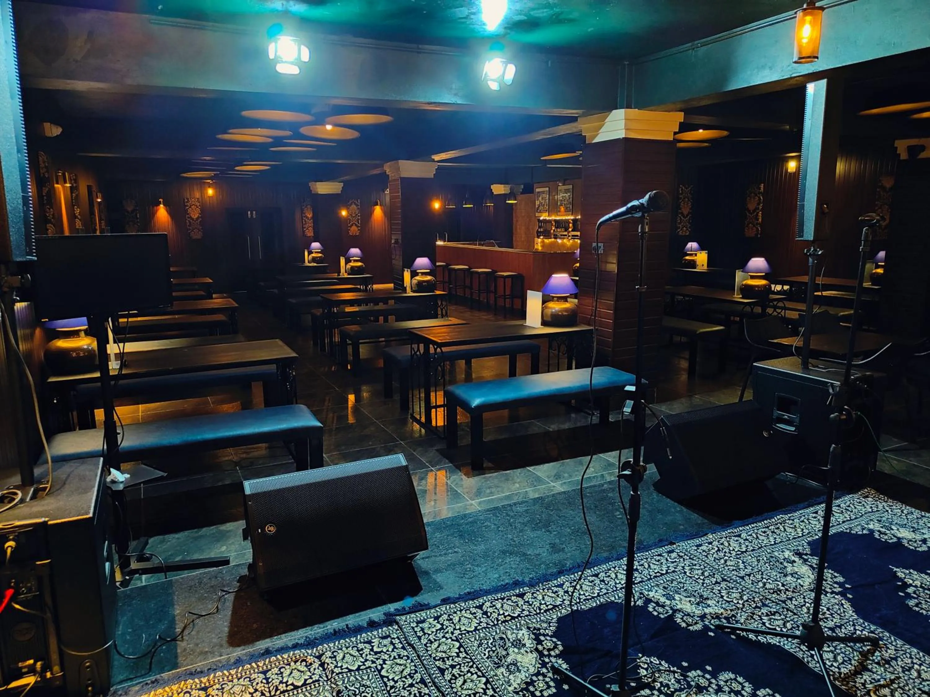 Karaoke in Hotel Acropolis