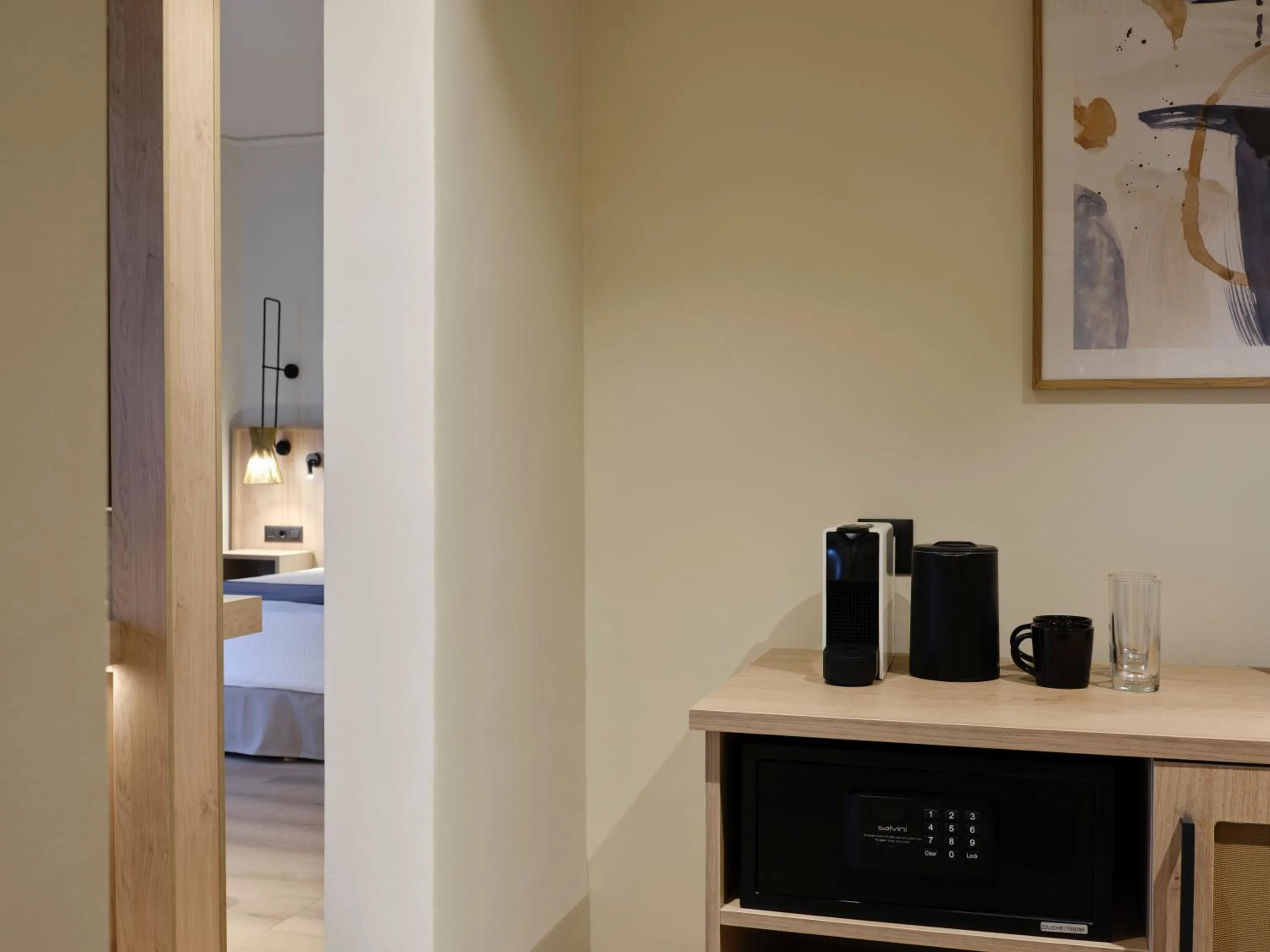 Coffee/tea facilities, Bed in Atlantica Ocean Beach Resort