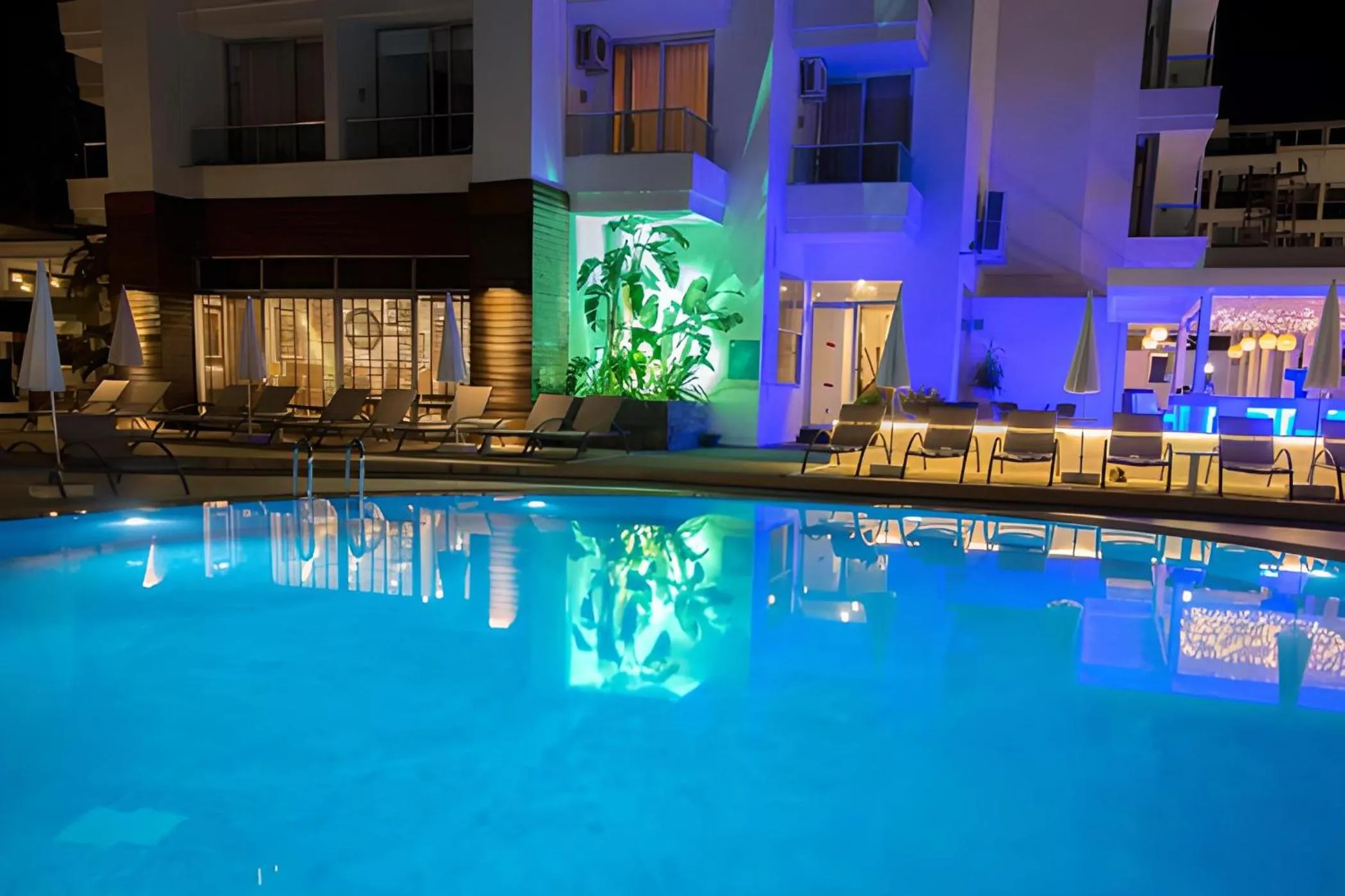 Swimming pool in SUPREME BEACH İÇMELER Adults Only