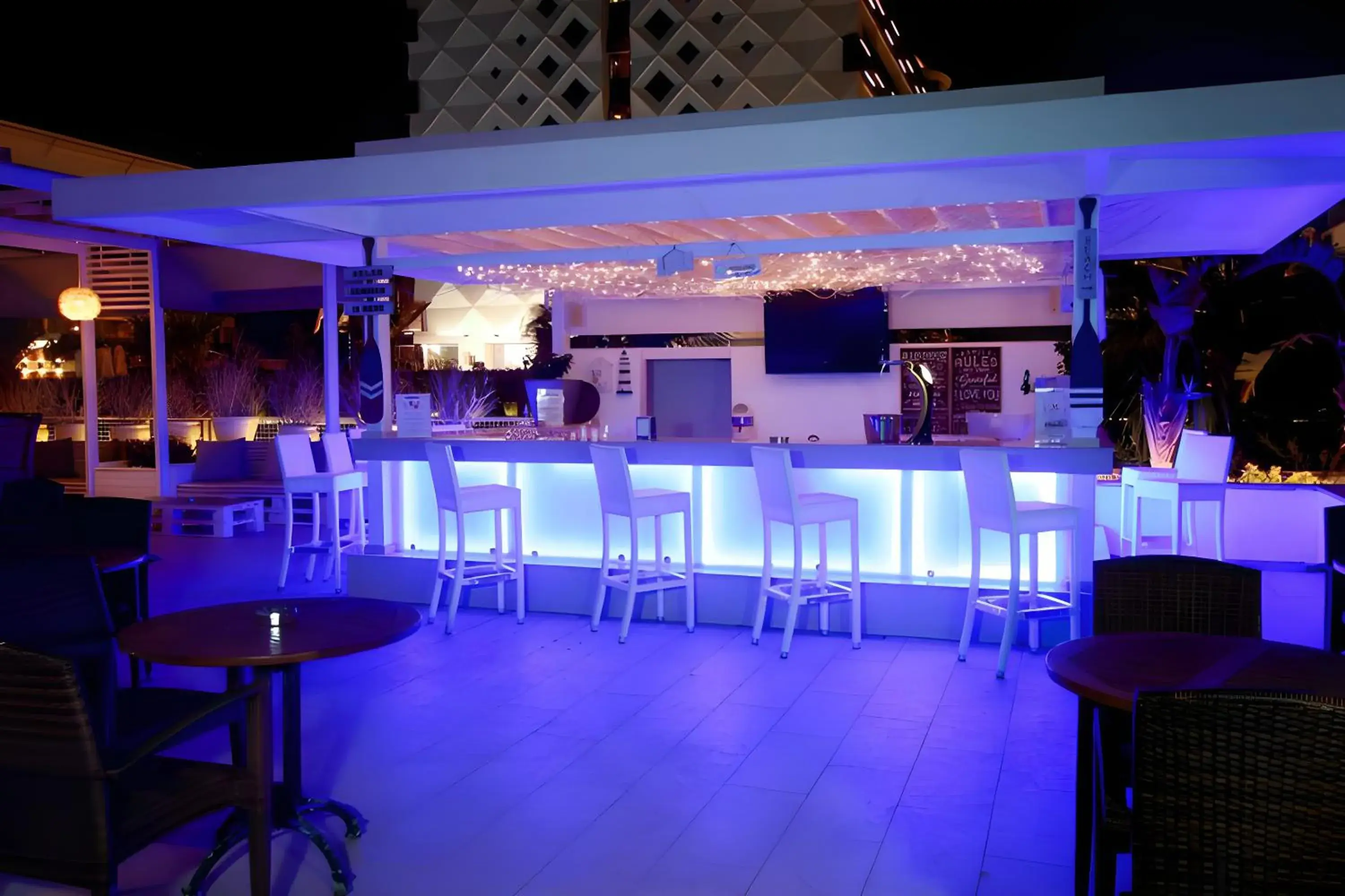 Lounge or bar in SUPREME BEACH İÇMELER Adults Only Lounge or bar in SUPREME BEACH İÇMELER Adults Only