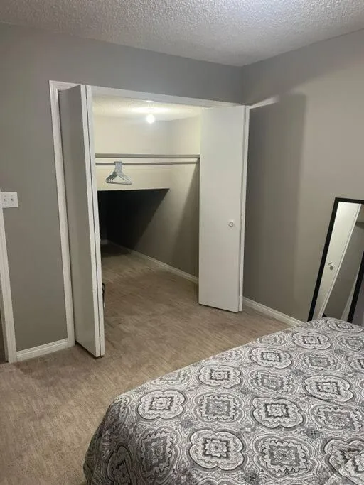 wardrobe, Bed in Wonderful 2-bedroom apartment