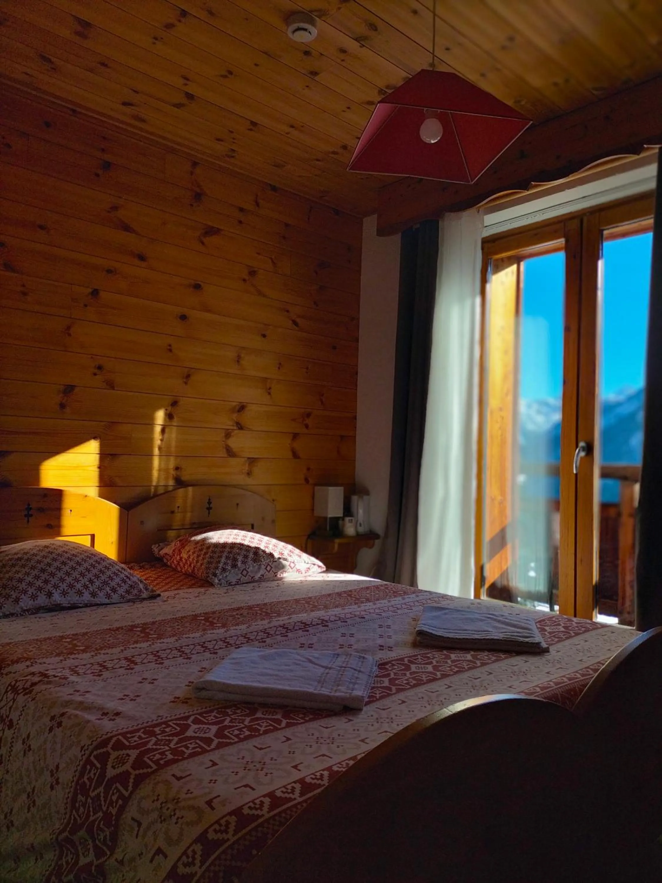 Bedroom, Bed in Auberge La maison de Catherine