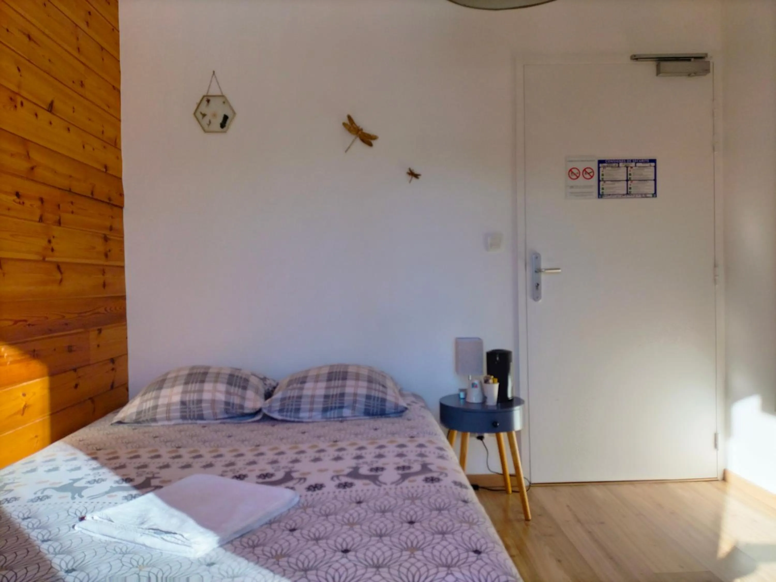 Bedroom, Bed in Auberge La maison de Catherine