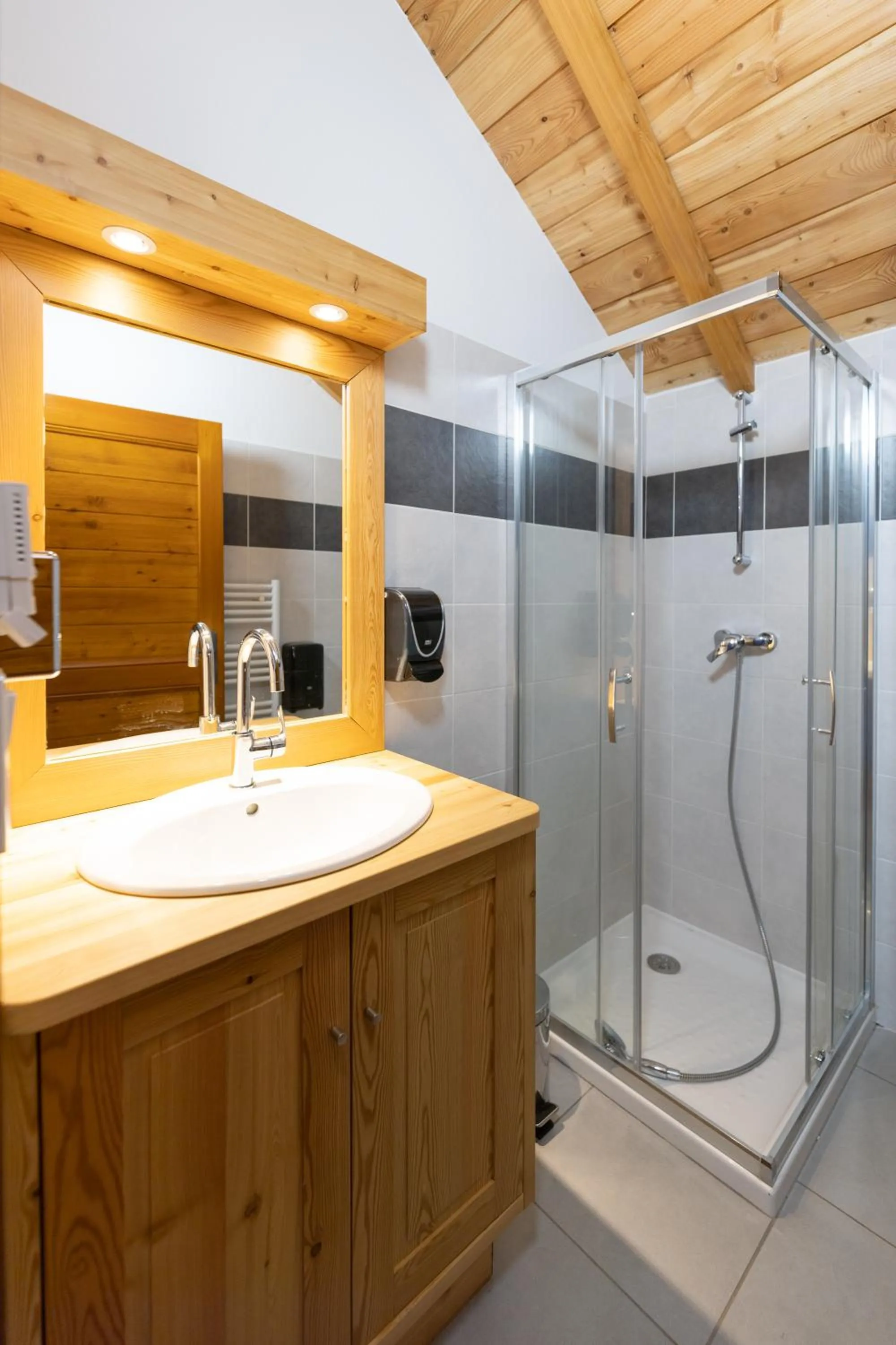 Shower in Auberge La maison de Catherine