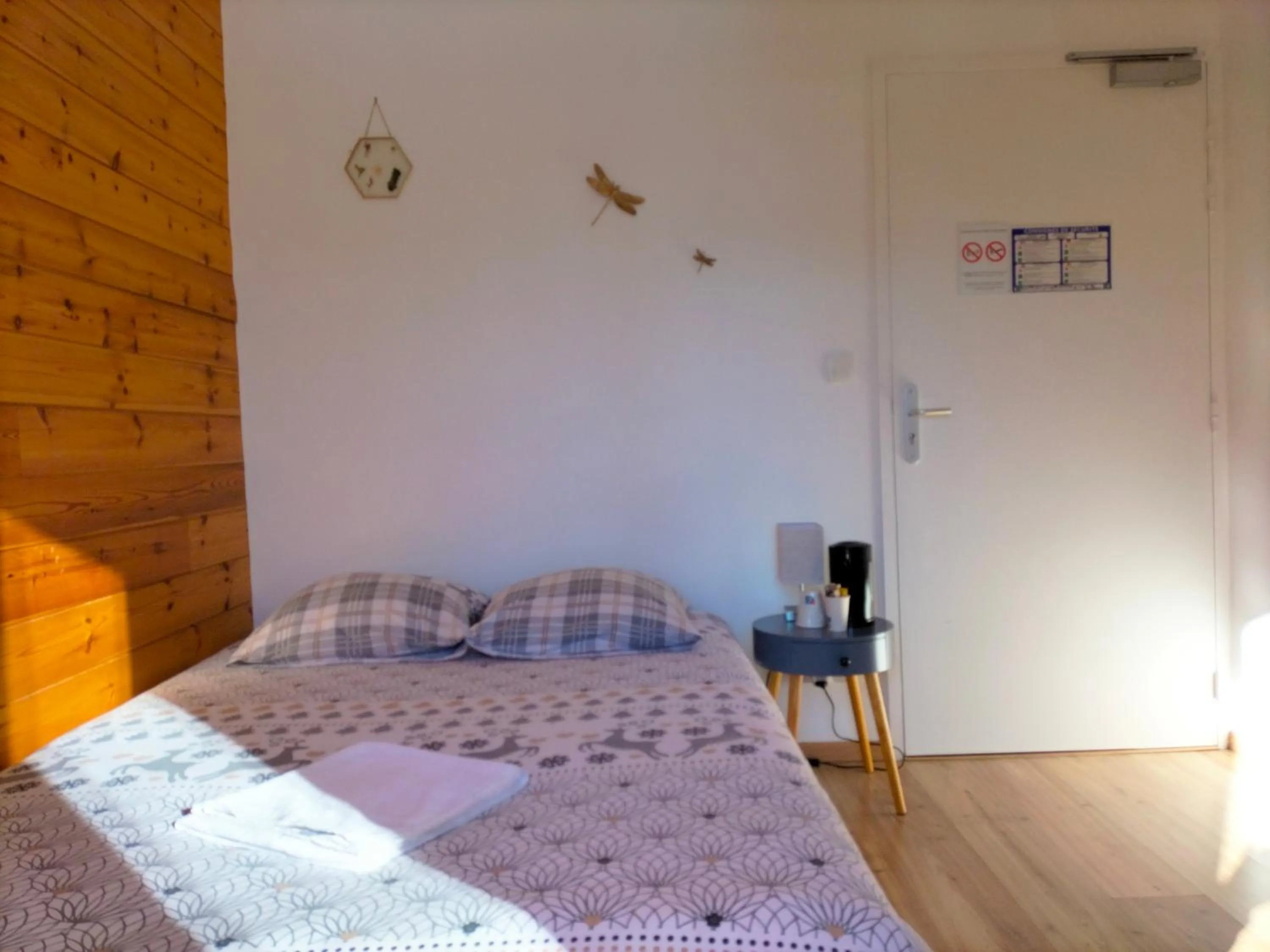 Bedroom, Bed in Auberge La maison de Catherine