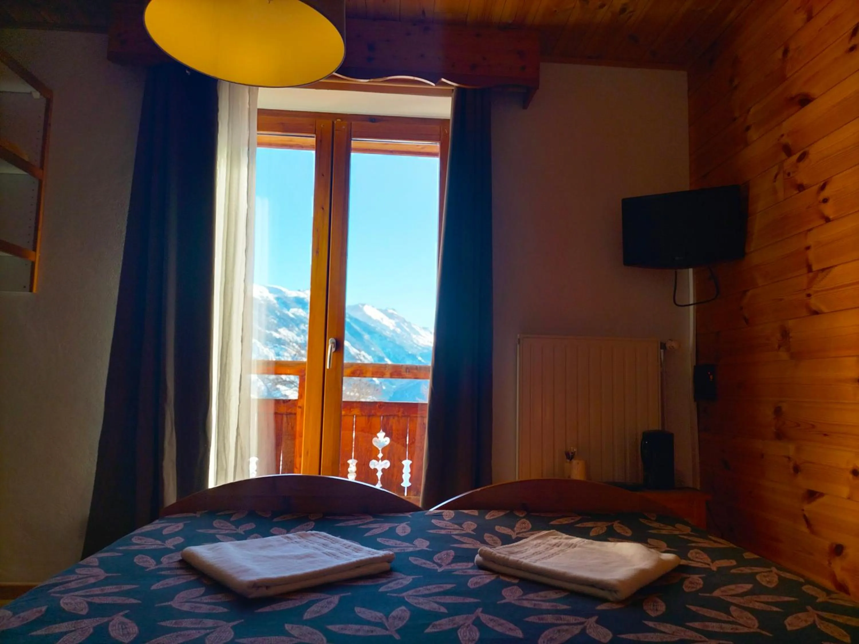 Bedroom, Bed in Auberge La maison de Catherine