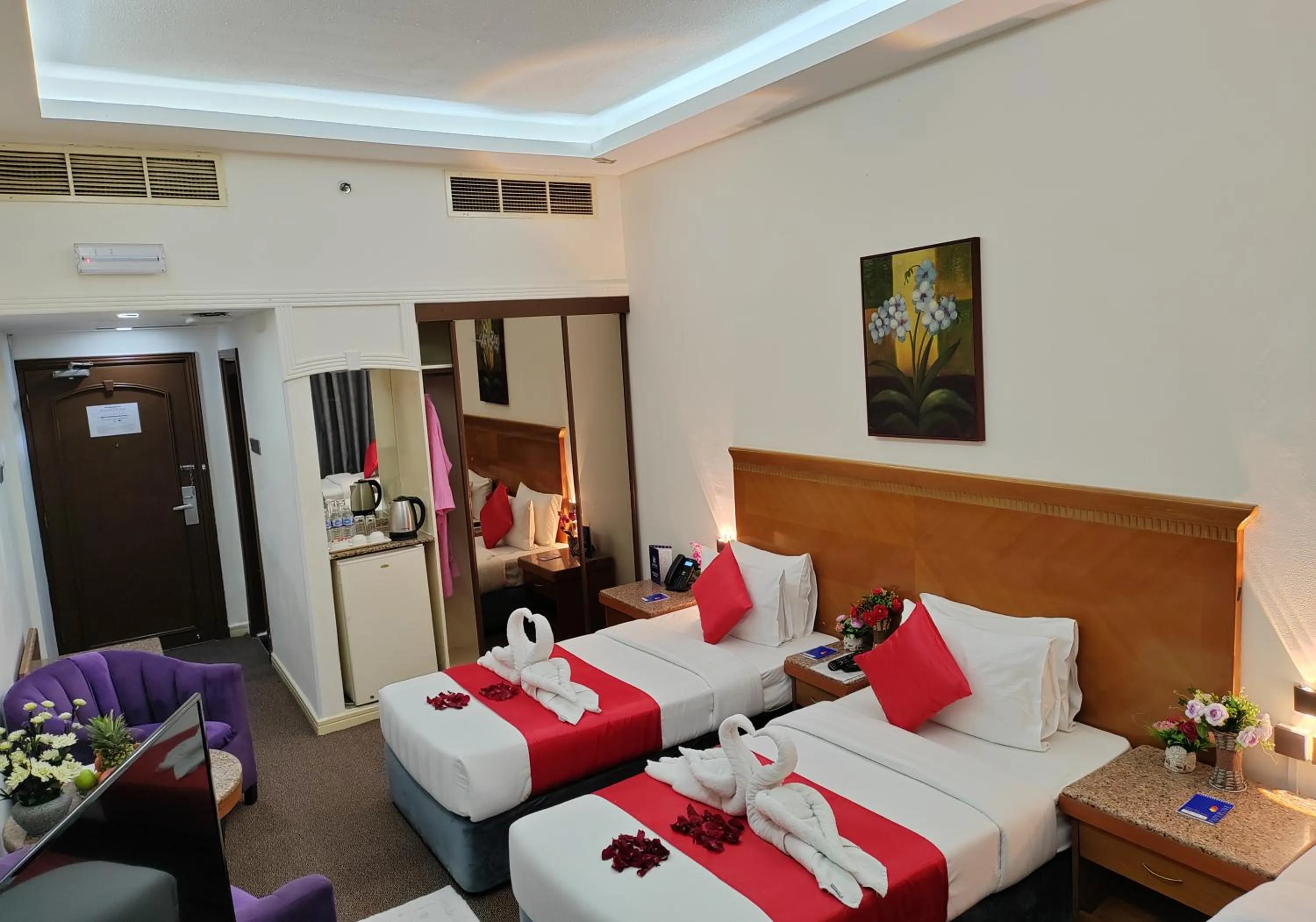 Bed in Le Paradise Palace Hotel Deira Dubai Al Rigga