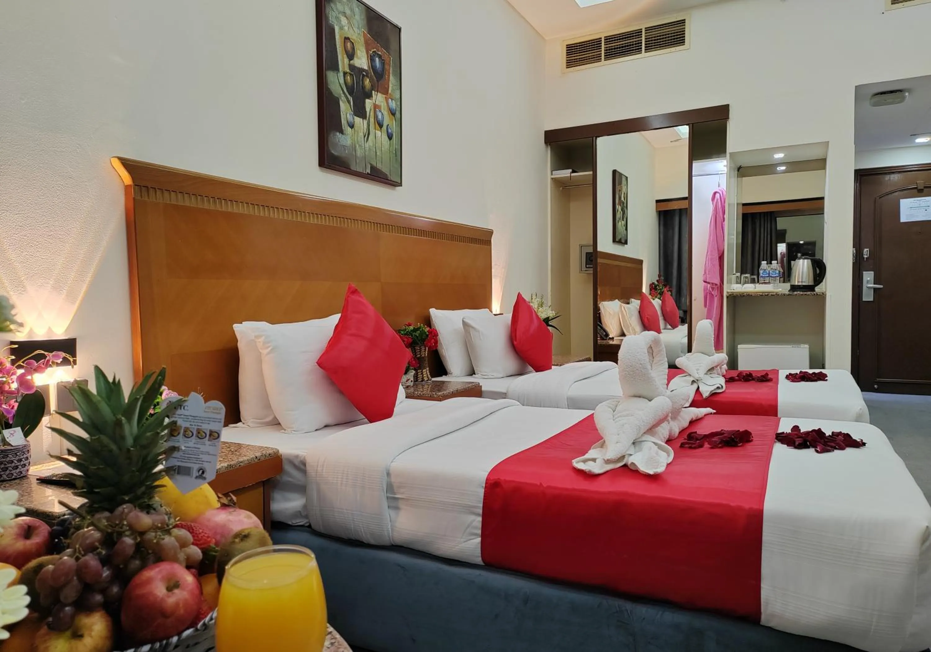 Bed in Le Paradise Palace Hotel Deira Dubai Al Rigga