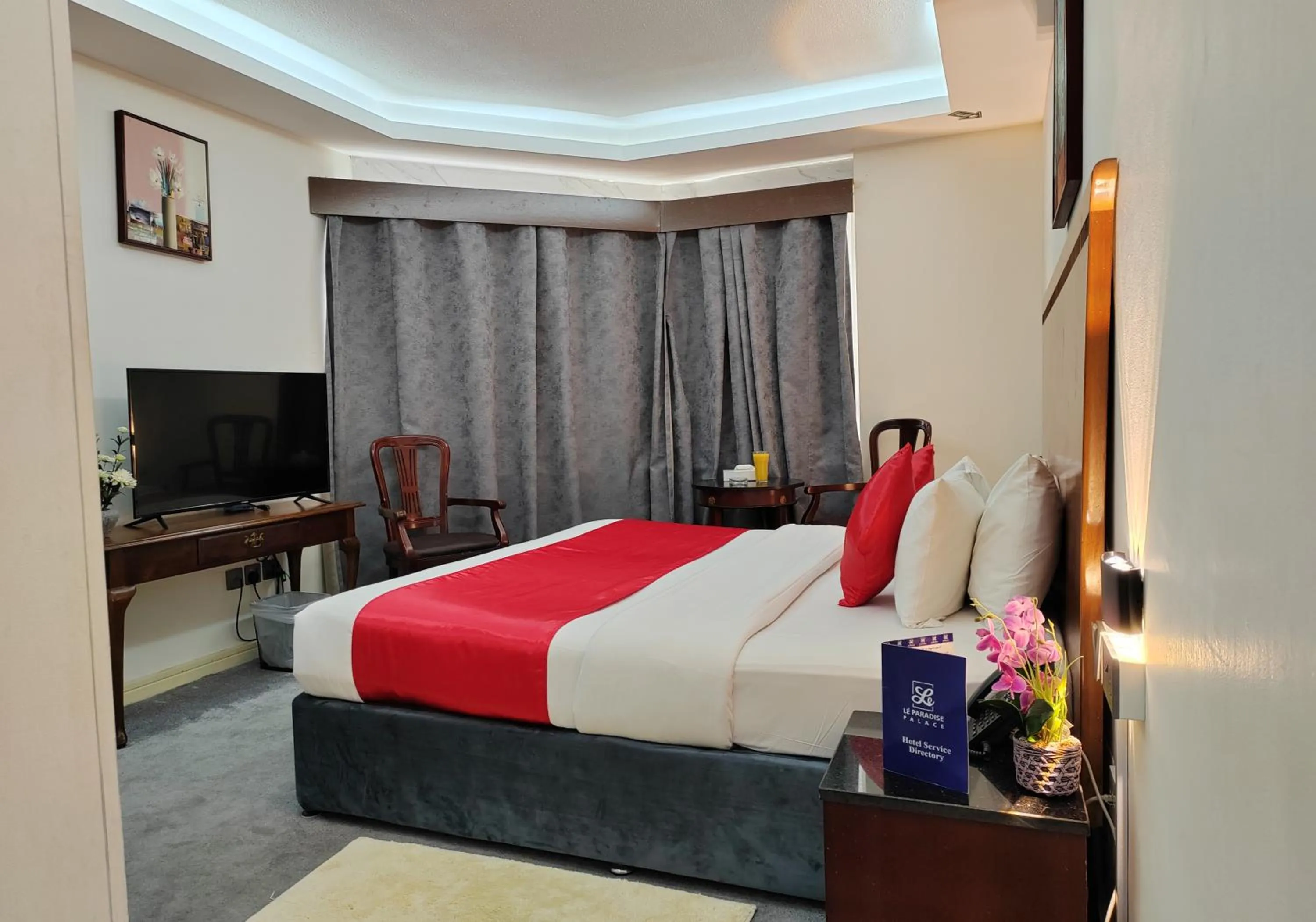 Communal lounge/ TV room, Bed in Le Paradise Palace Hotel Deira Dubai Al Rigga