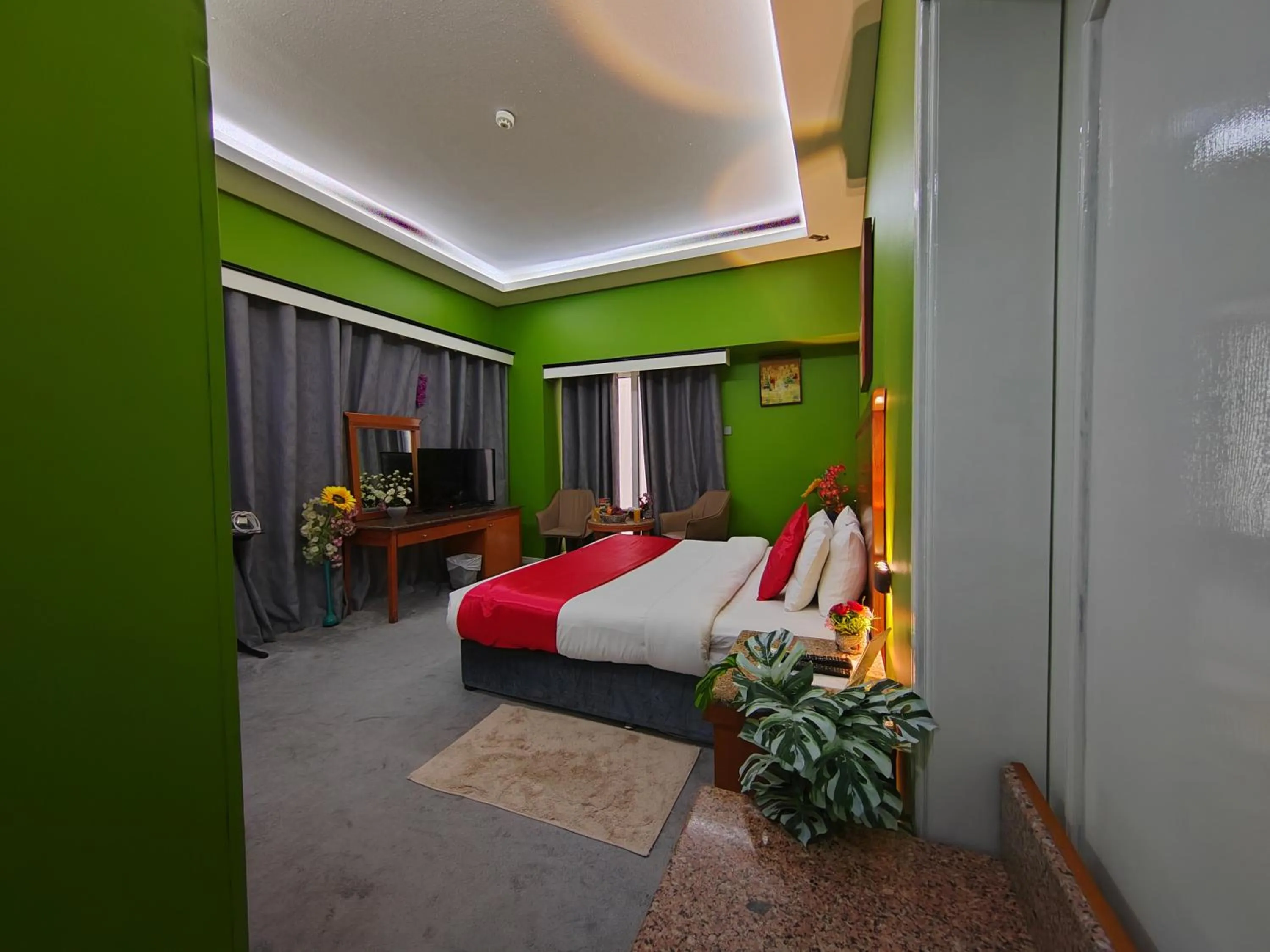 Communal lounge/ TV room, Bed in Le Paradise Palace Hotel Deira Dubai Al Rigga