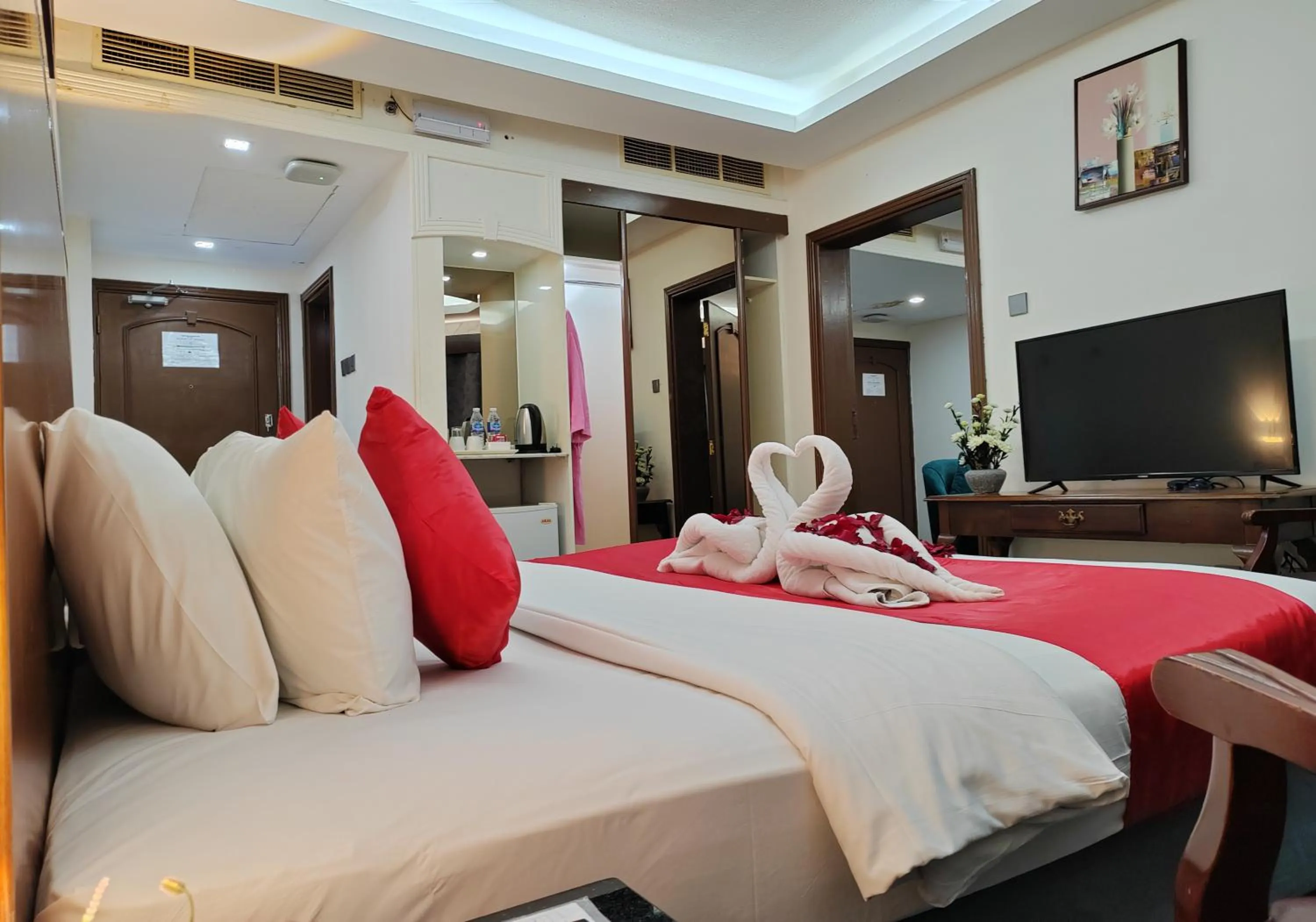 Communal lounge/ TV room, Bed in Le Paradise Palace Hotel Deira Dubai Al Rigga