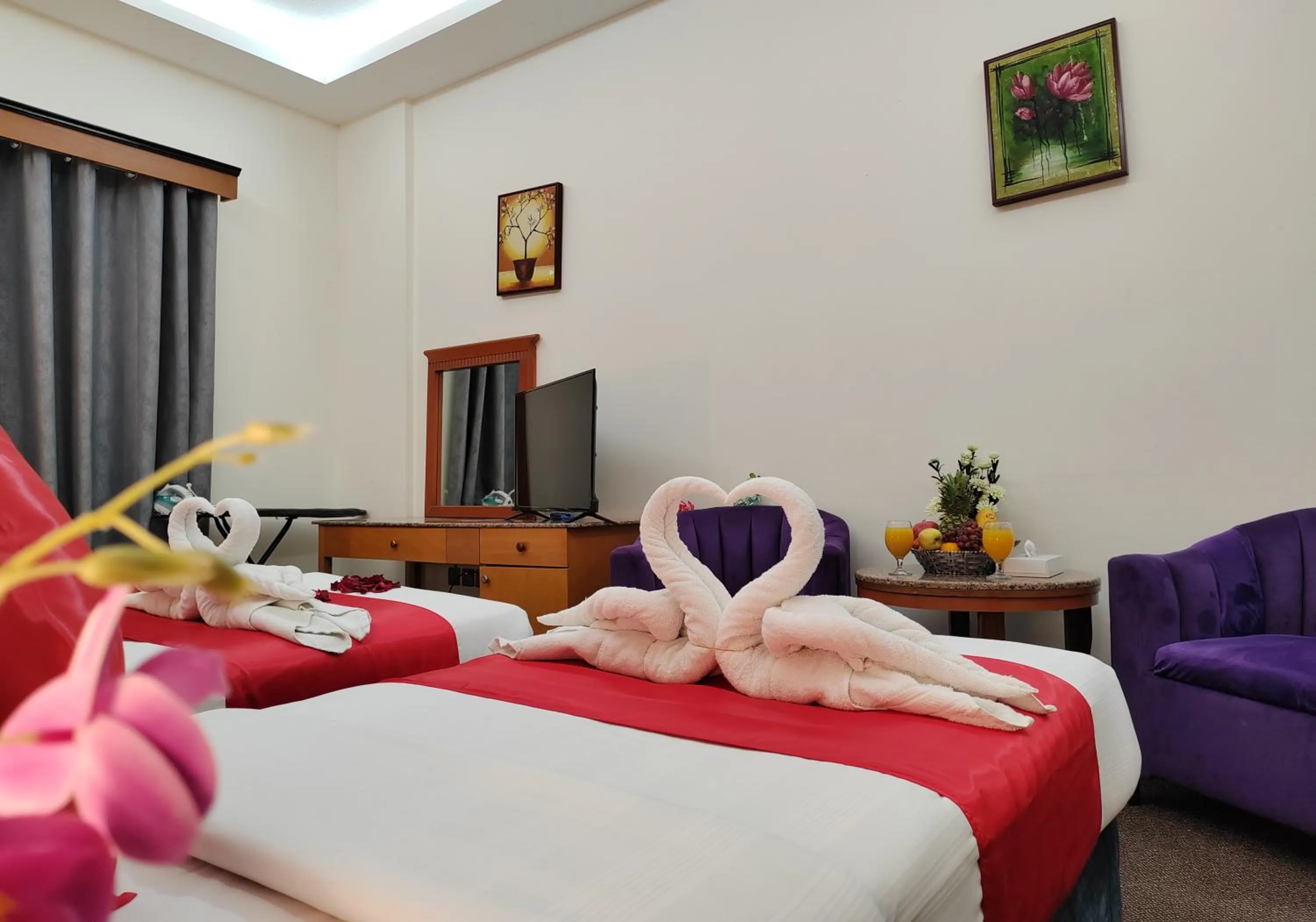 Communal lounge/ TV room, Bed in Le Paradise Palace Hotel Deira Dubai Al Rigga