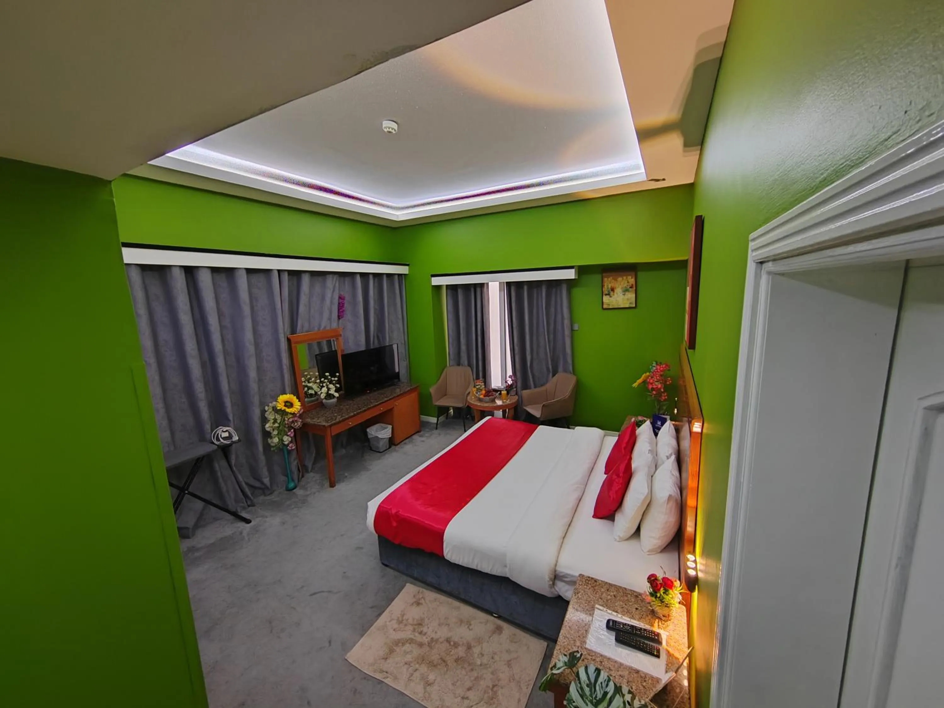 Communal lounge/ TV room, Bed in Le Paradise Palace Hotel Deira Dubai Al Rigga