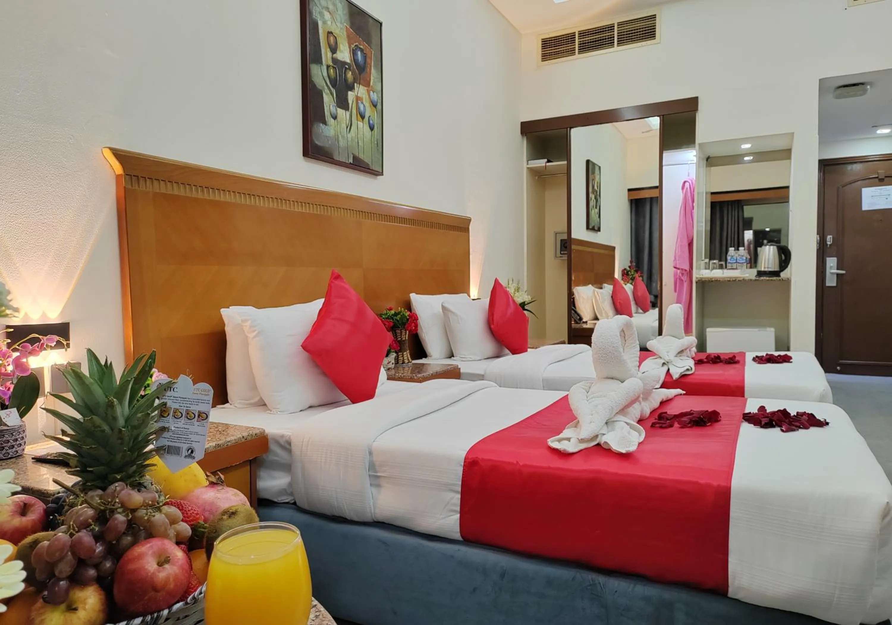 Bed in Le Paradise Palace Hotel Deira Dubai Al Rigga