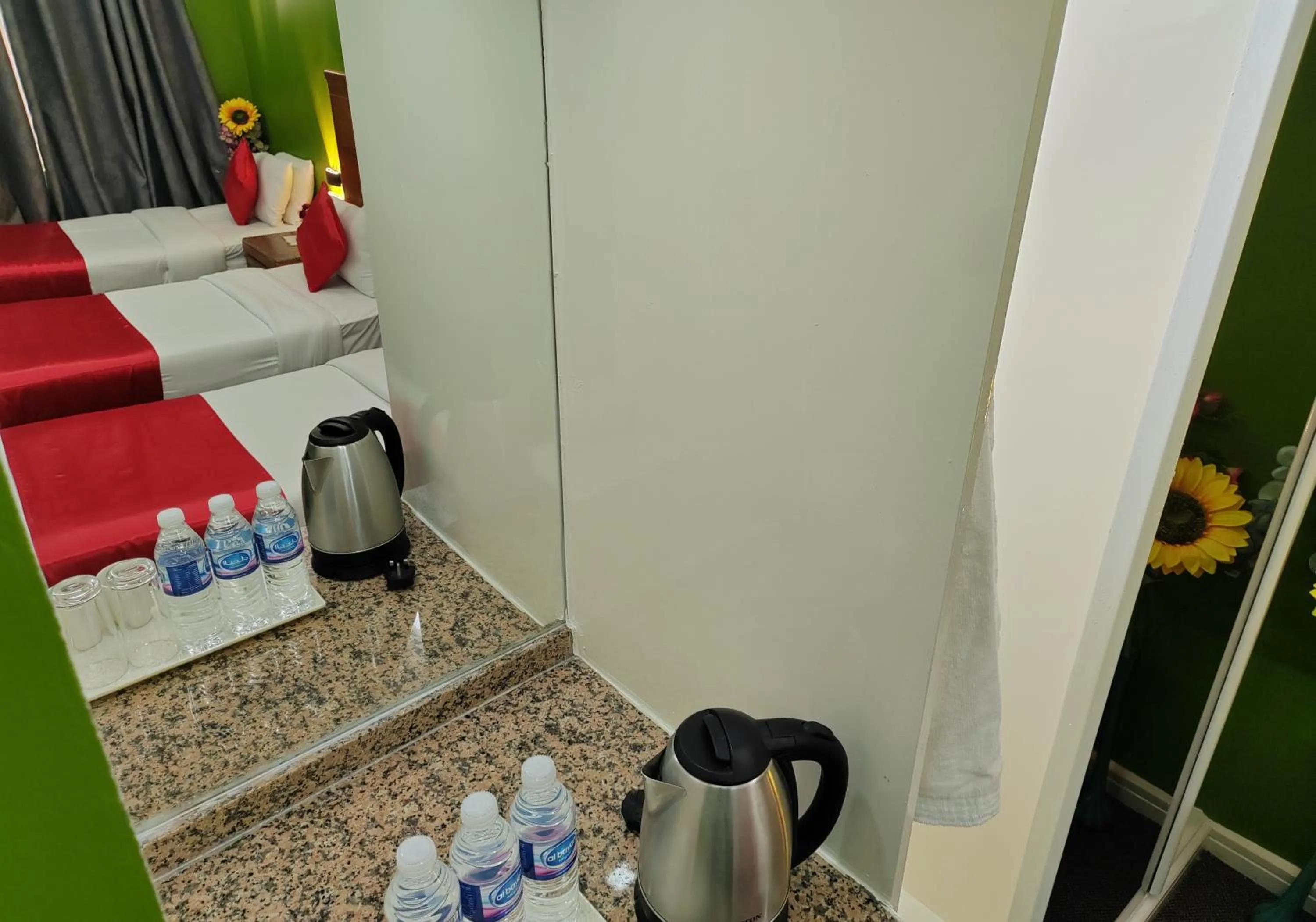 Coffee/tea facilities in Le Paradise Palace Hotel Deira Dubai Al Rigga