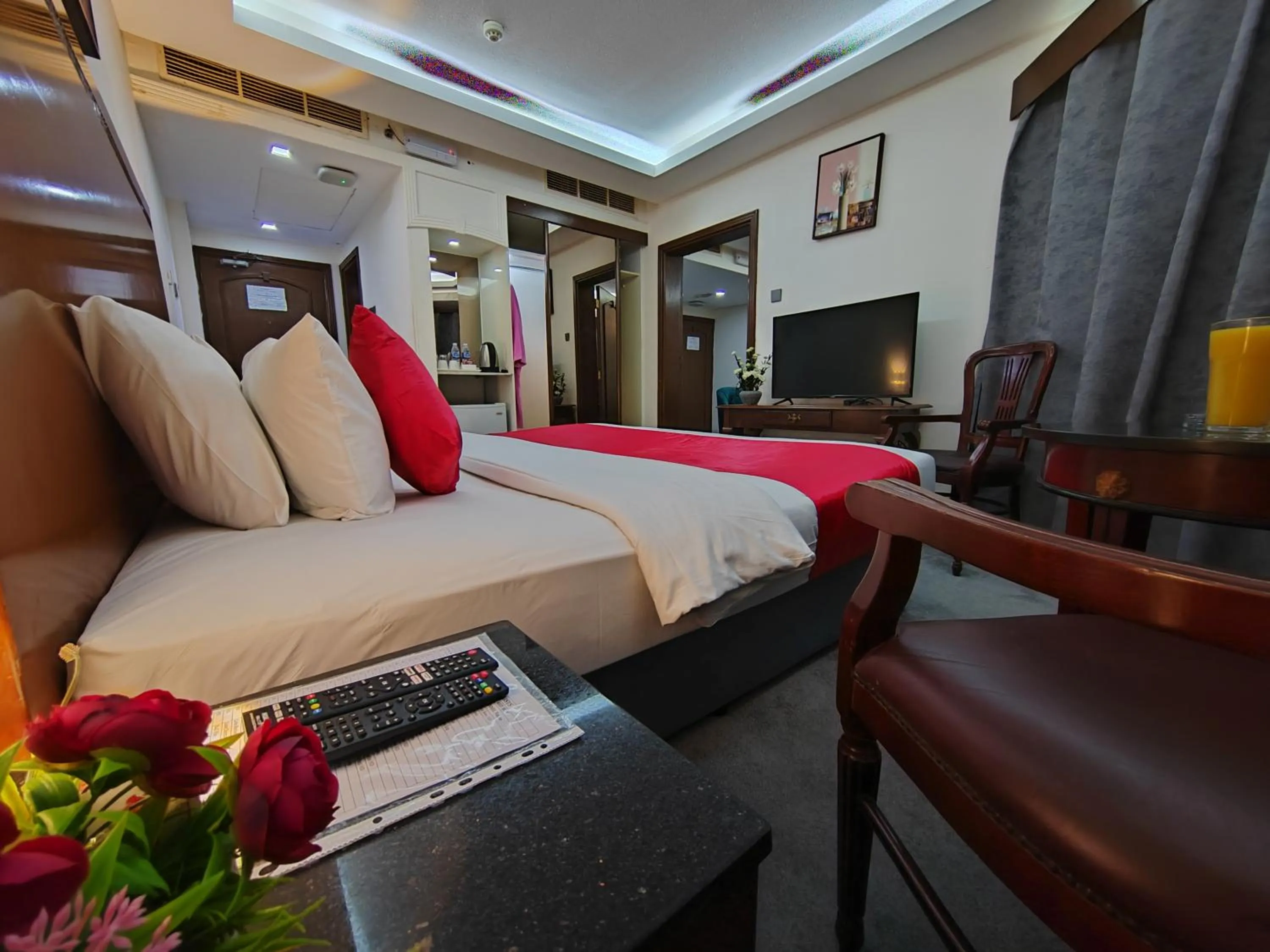 Communal lounge/ TV room, Bed in Le Paradise Palace Hotel Deira Dubai Al Rigga