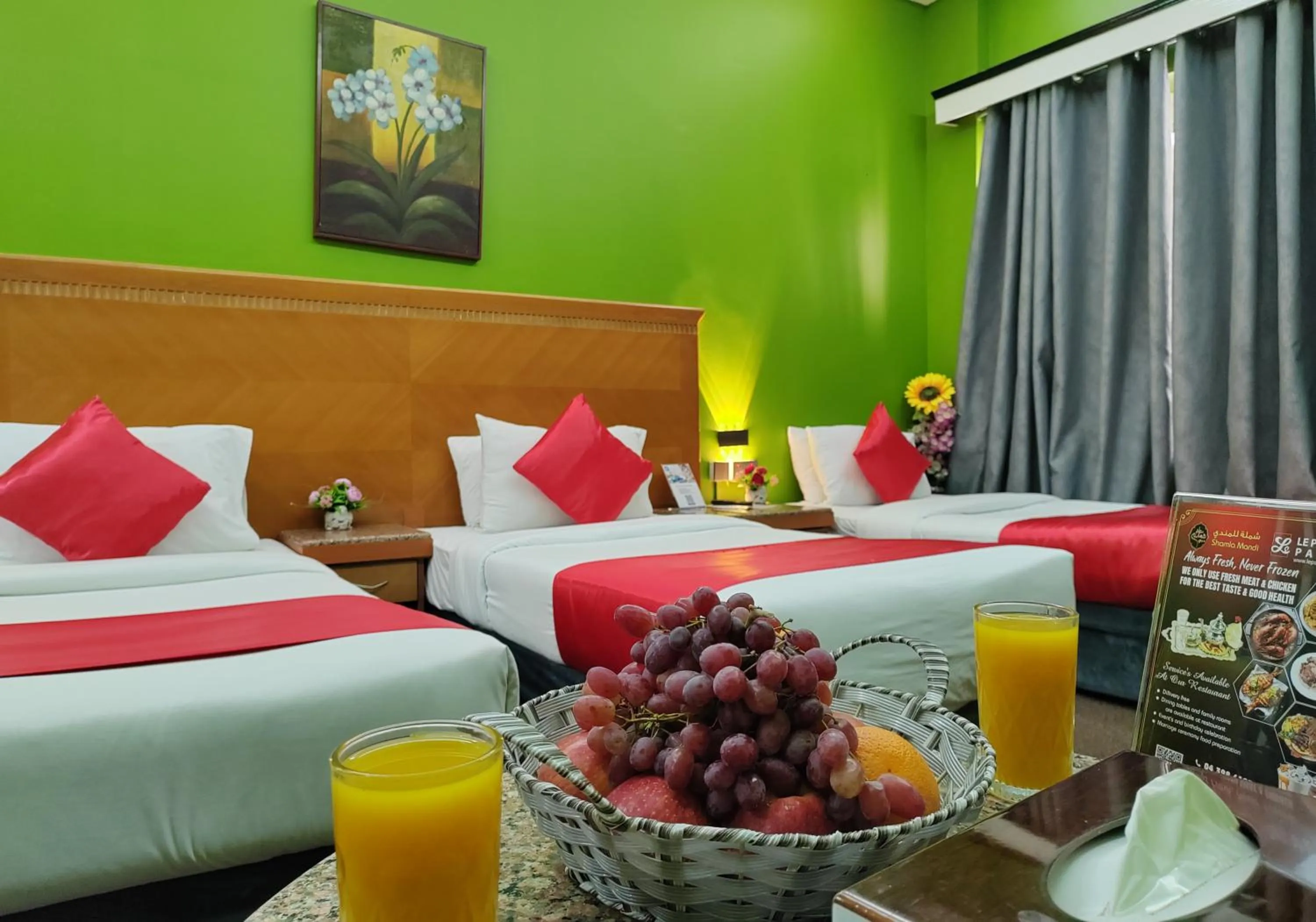 Dining area, Bed in Le Paradise Palace Hotel Deira Dubai Al Rigga