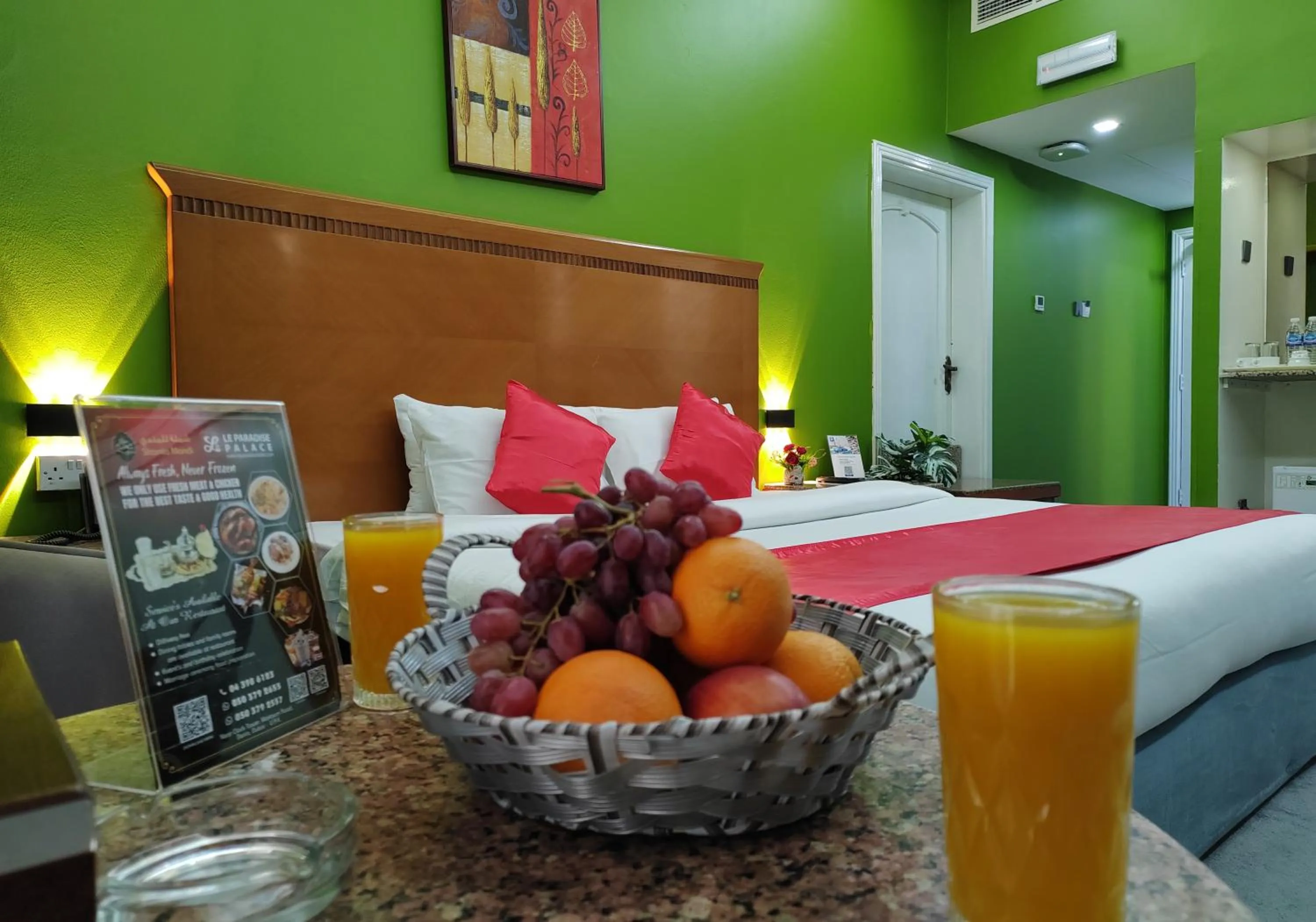 Dining area, Bed in Le Paradise Palace Hotel Deira Dubai Al Rigga