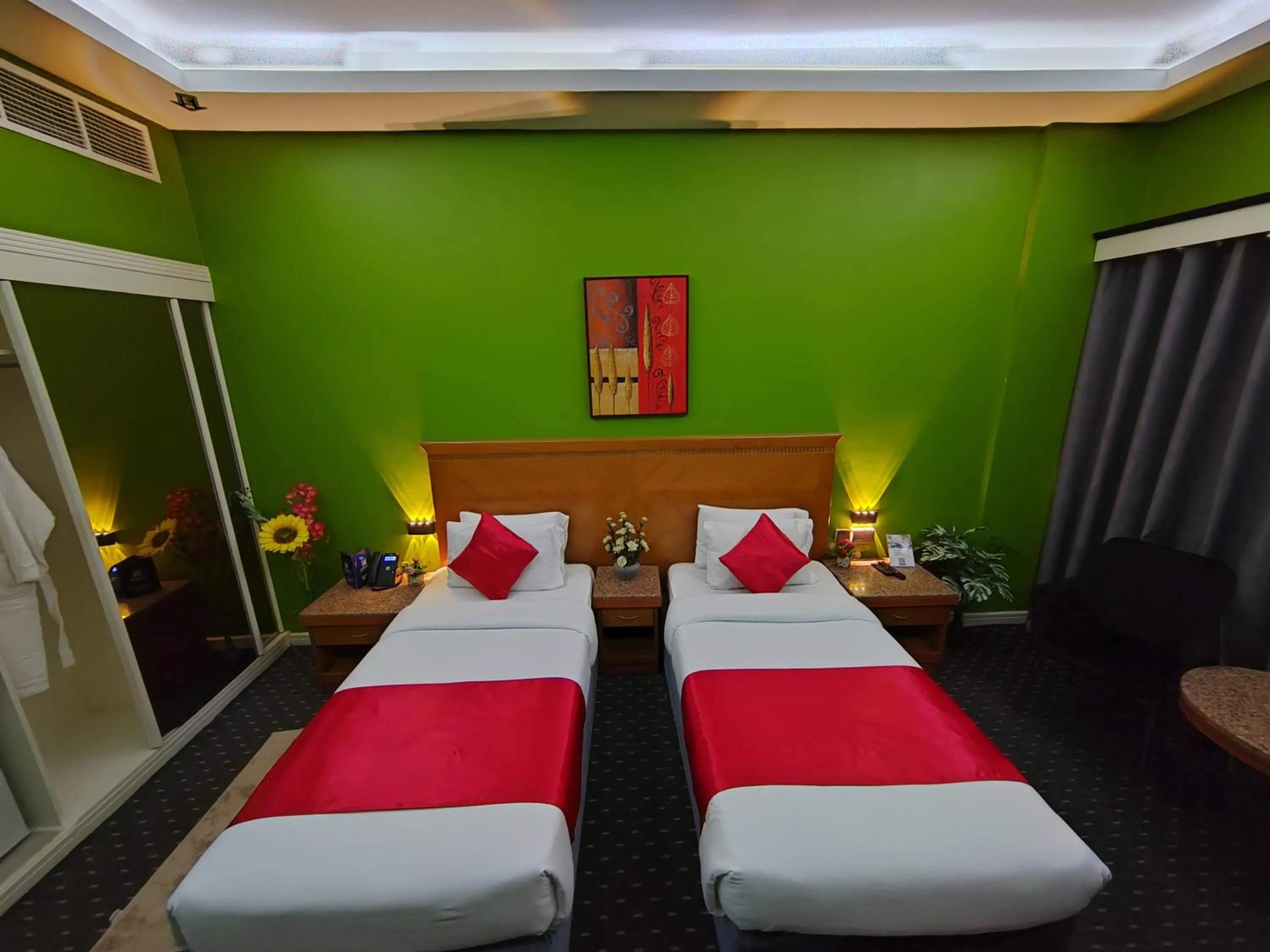 Bed in Le Paradise Palace Hotel Deira Dubai Al Rigga