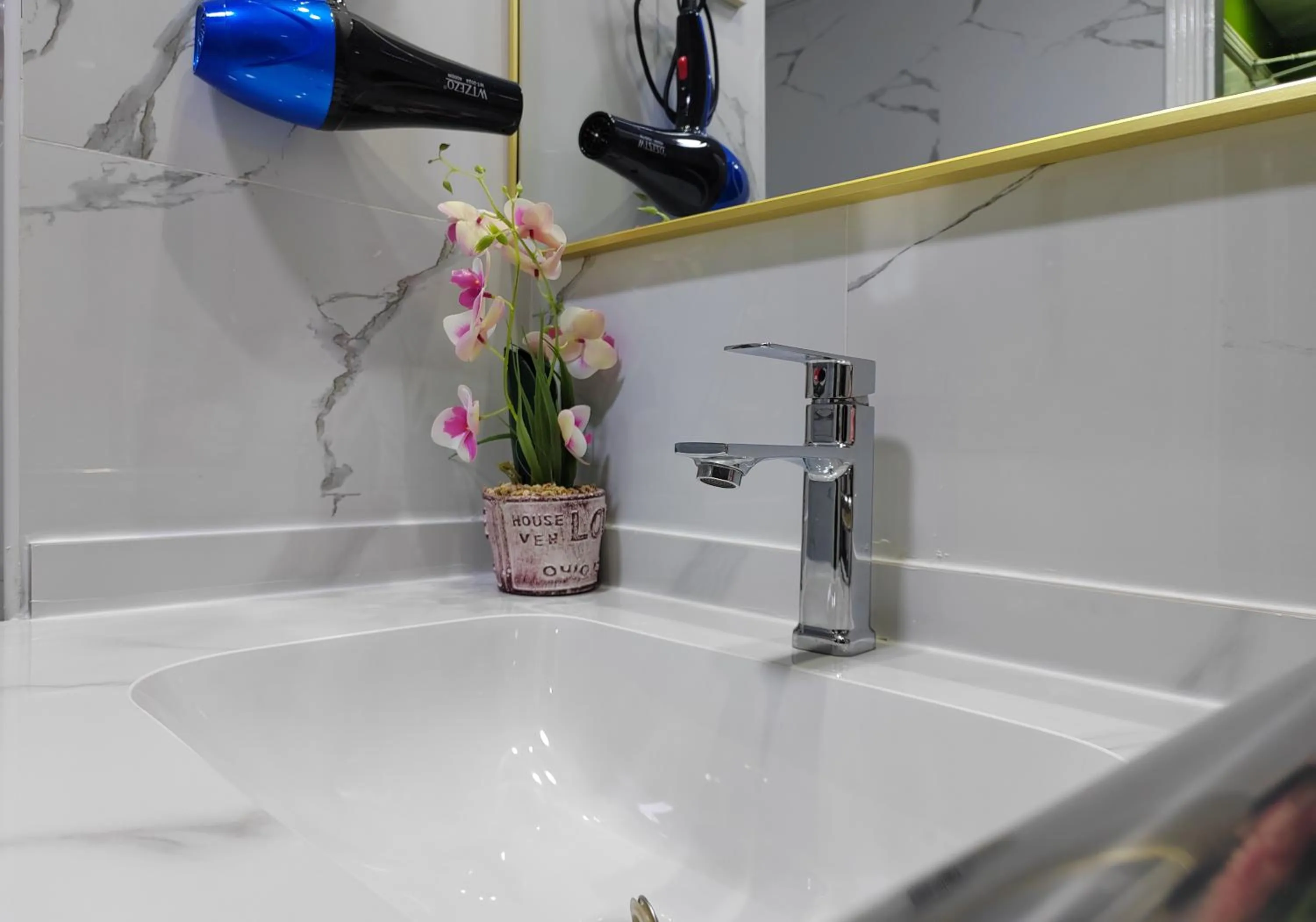 Bathroom in Le Paradise Palace Hotel Deira Dubai Al Rigga