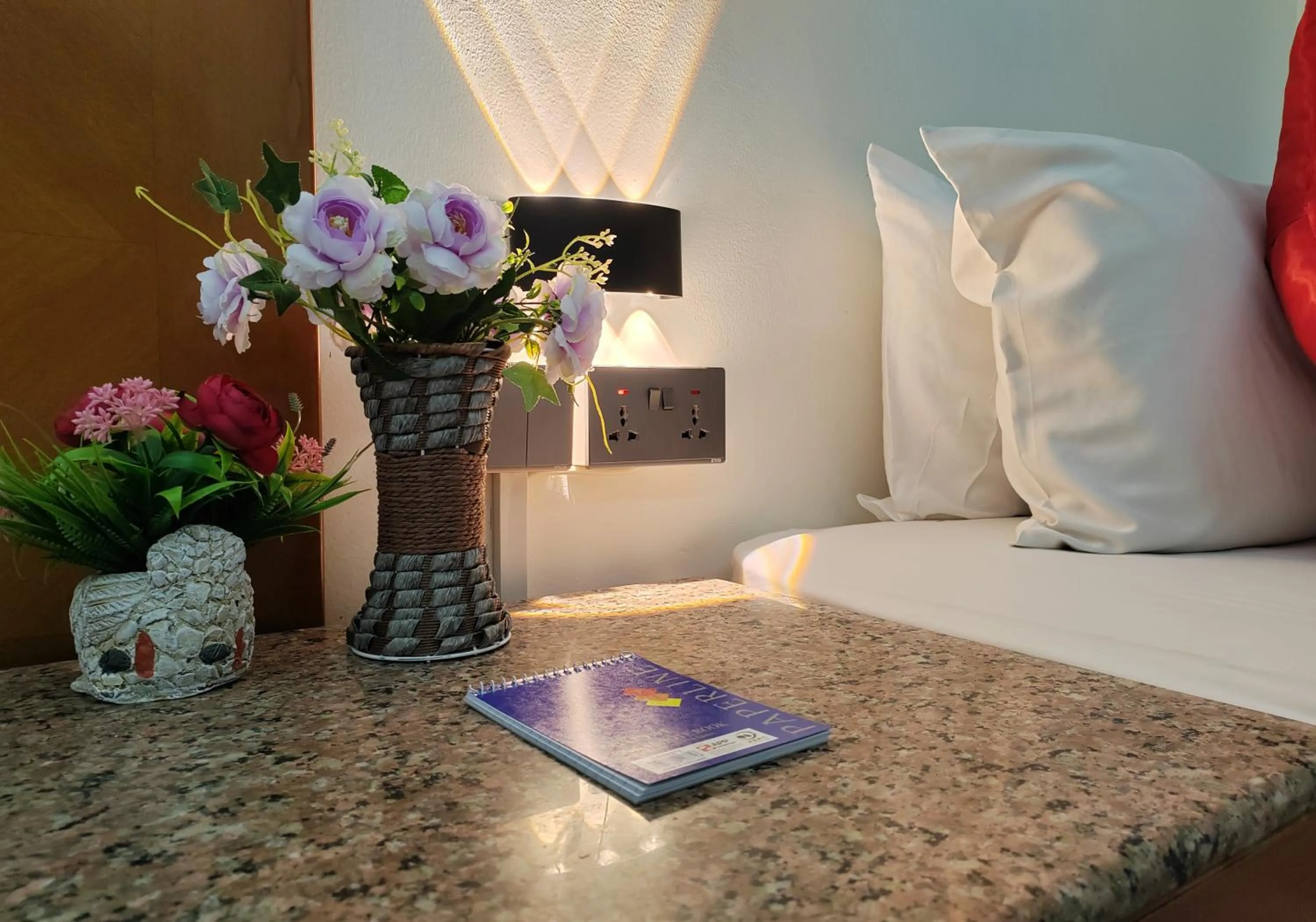 Bed in Le Paradise Palace Hotel Deira Dubai Al Rigga