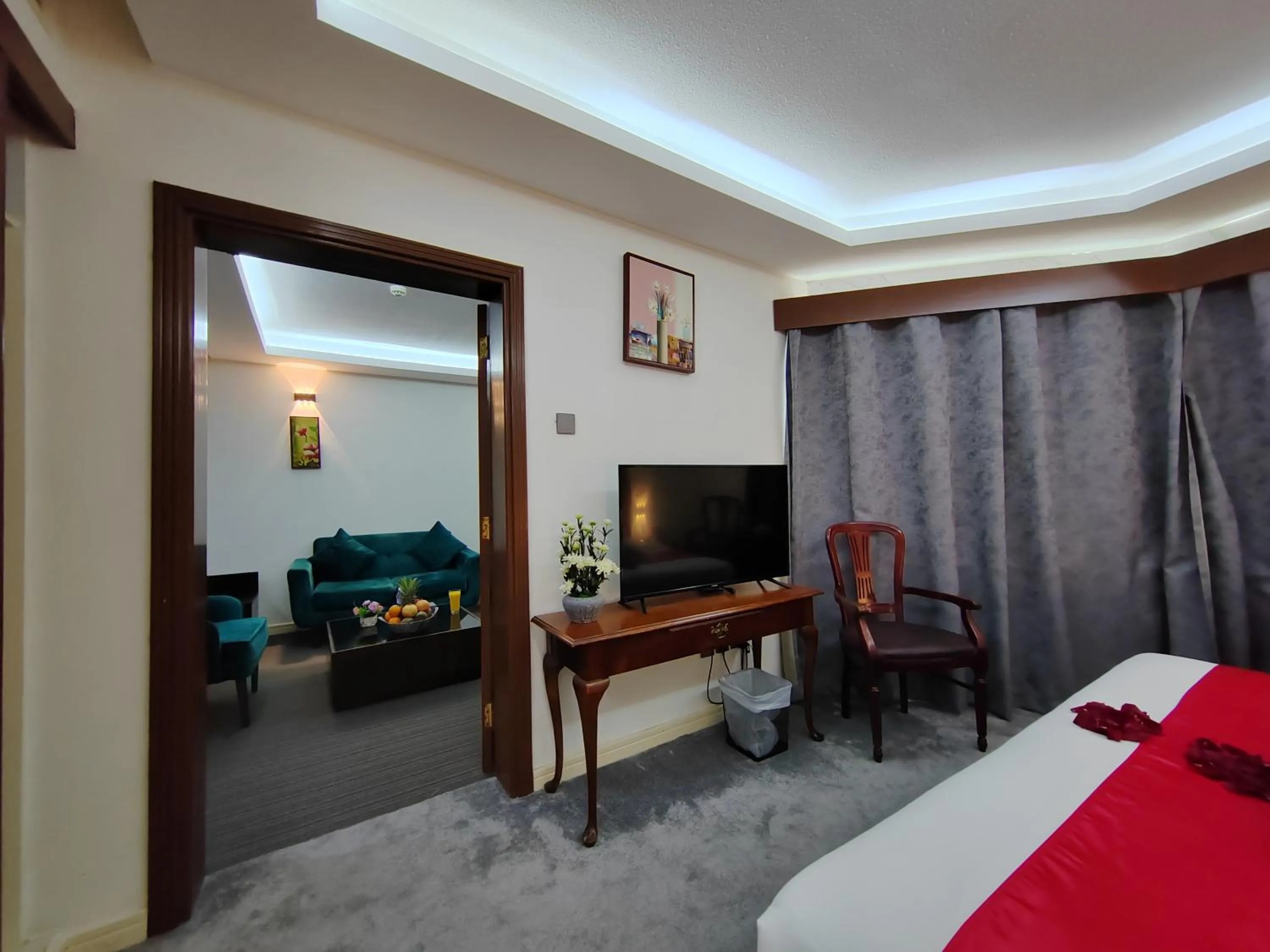 Communal lounge/ TV room, Bed in Le Paradise Palace Hotel Deira Dubai Al Rigga