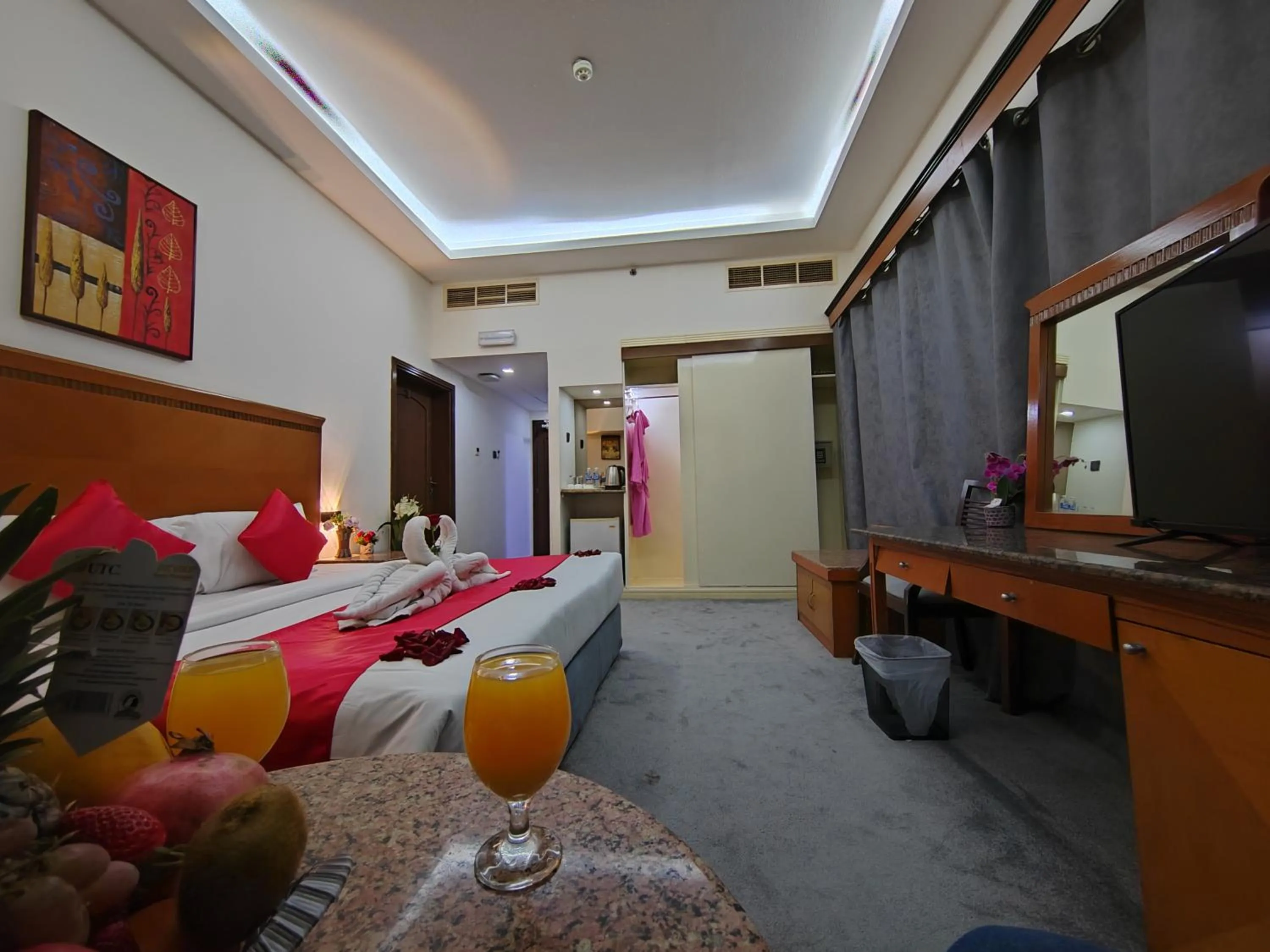 Communal lounge/ TV room, Bed in Le Paradise Palace Hotel Deira Dubai Al Rigga