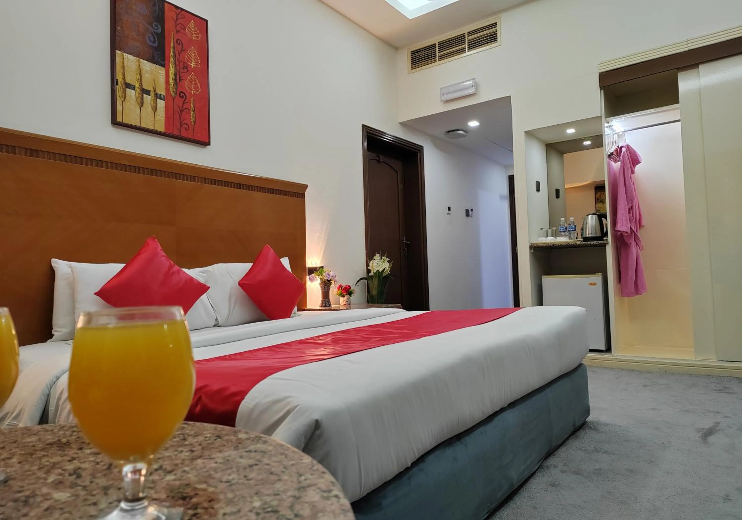 Bed in Le Paradise Palace Hotel Deira Dubai Al Rigga