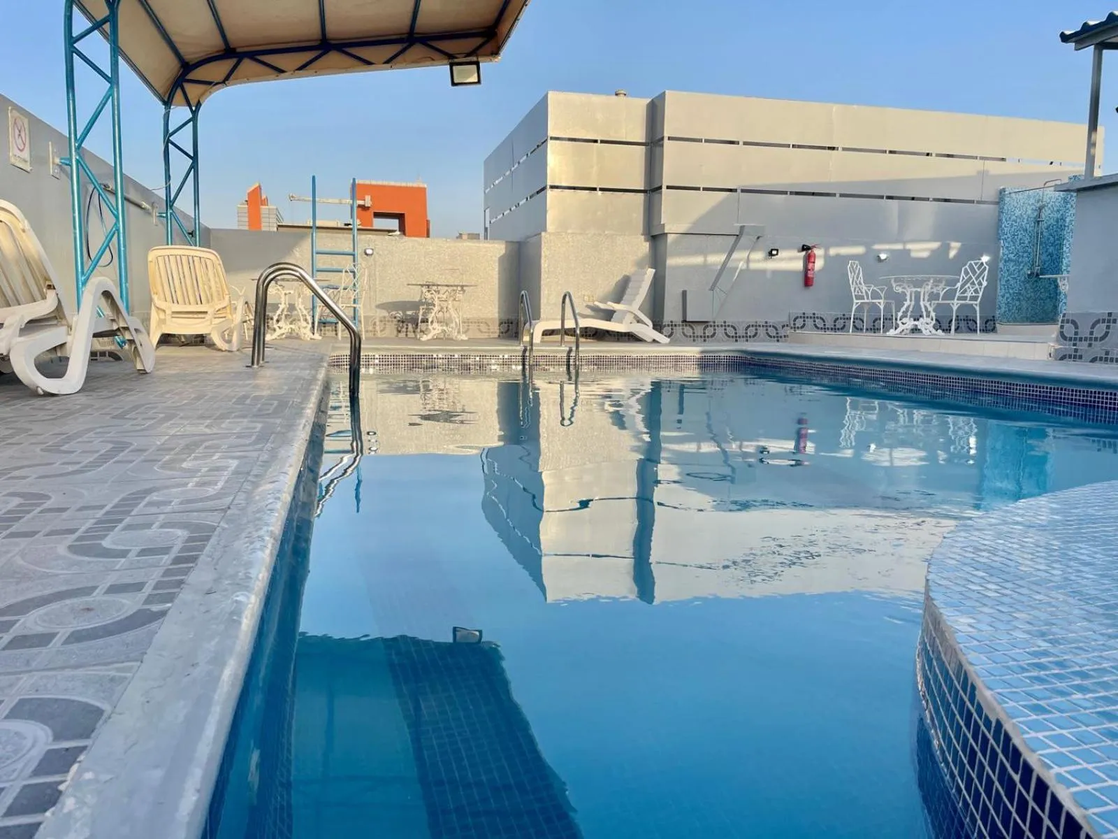 Diving in Le Paradise Palace Hotel Deira Dubai Al Rigga