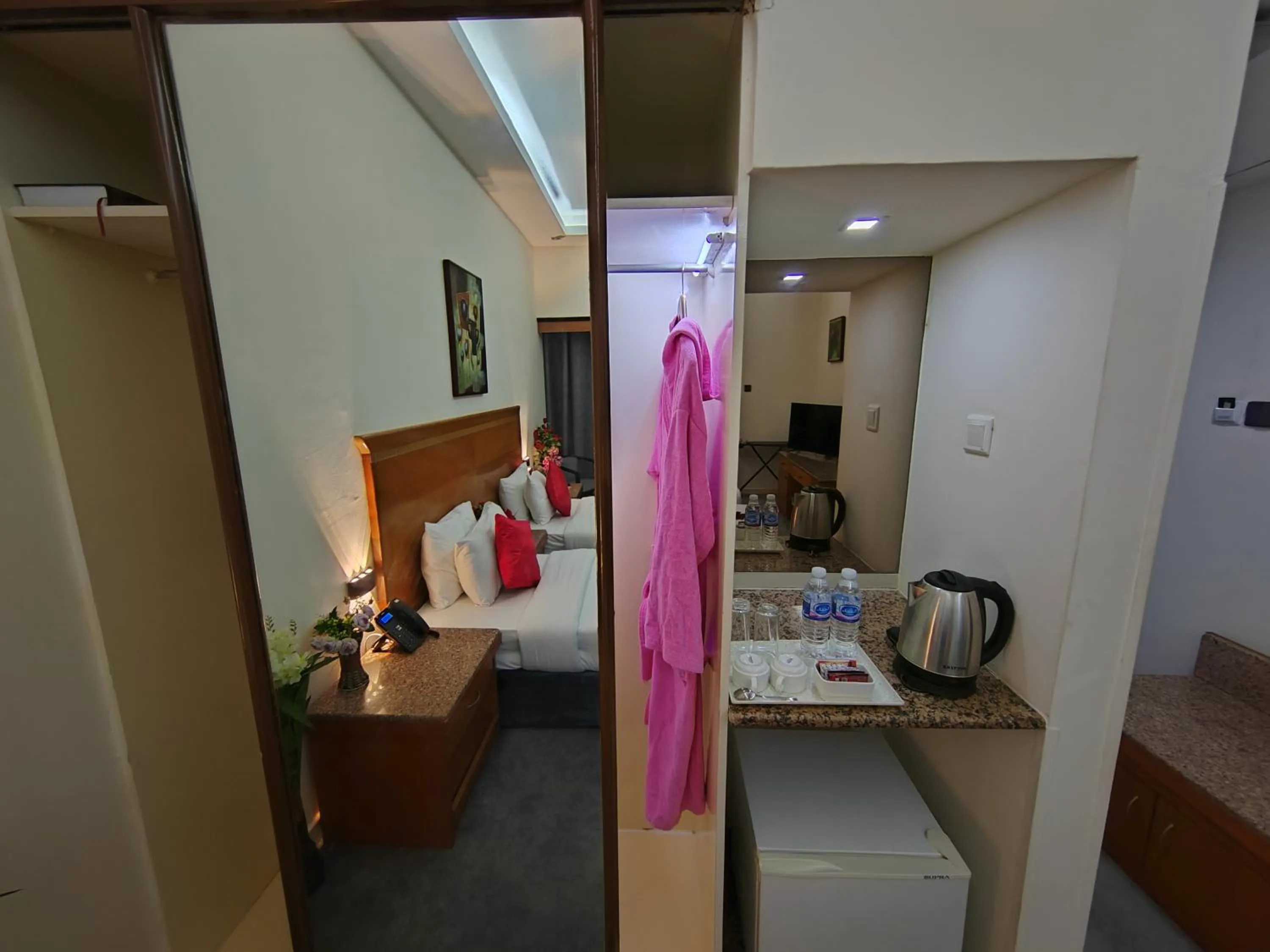 Bed in Le Paradise Palace Hotel Deira Dubai Al Rigga