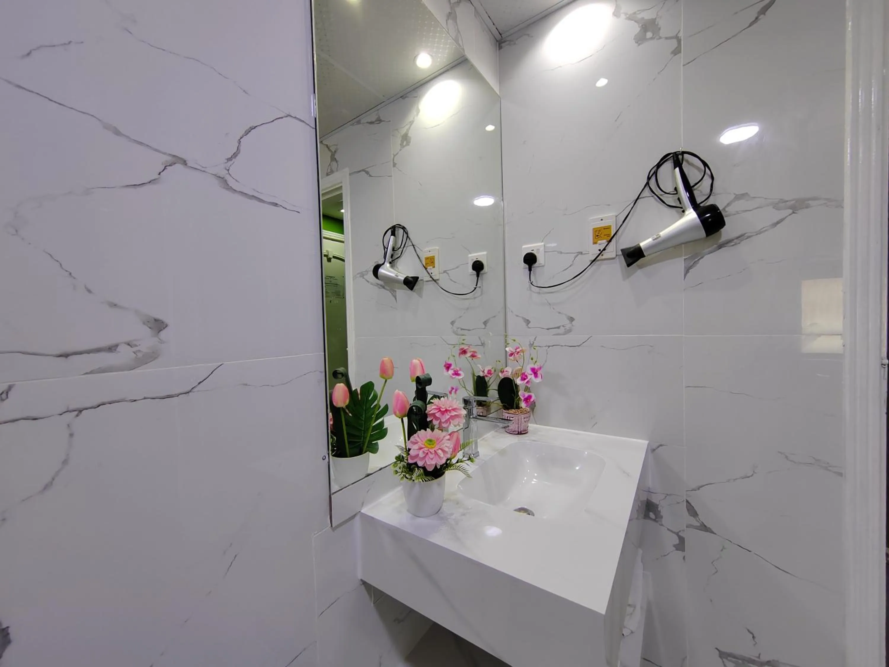 Bathroom in Le Paradise Palace Hotel Deira Dubai Al Rigga