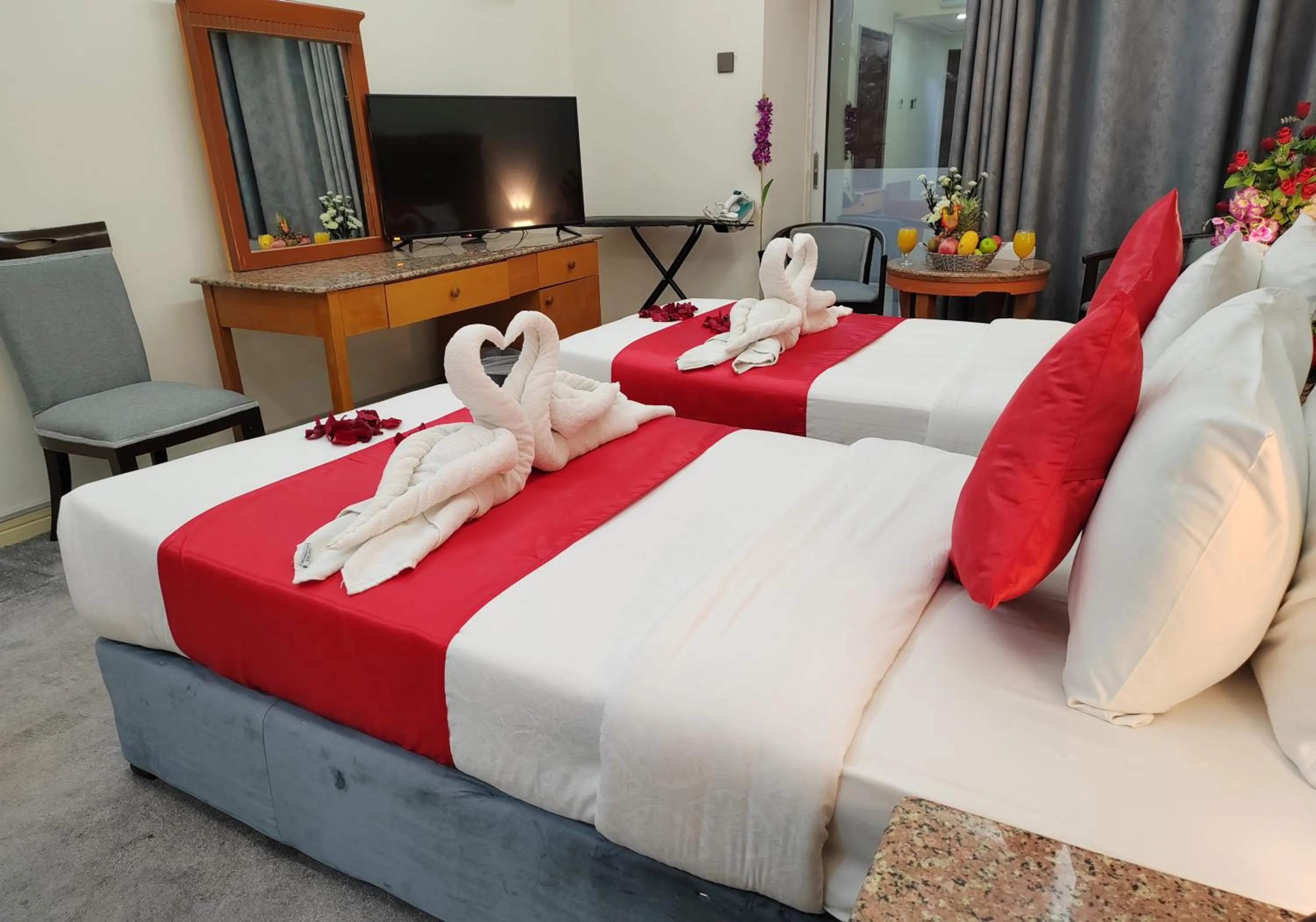 Bed in Le Paradise Palace Hotel Deira Dubai Al Rigga