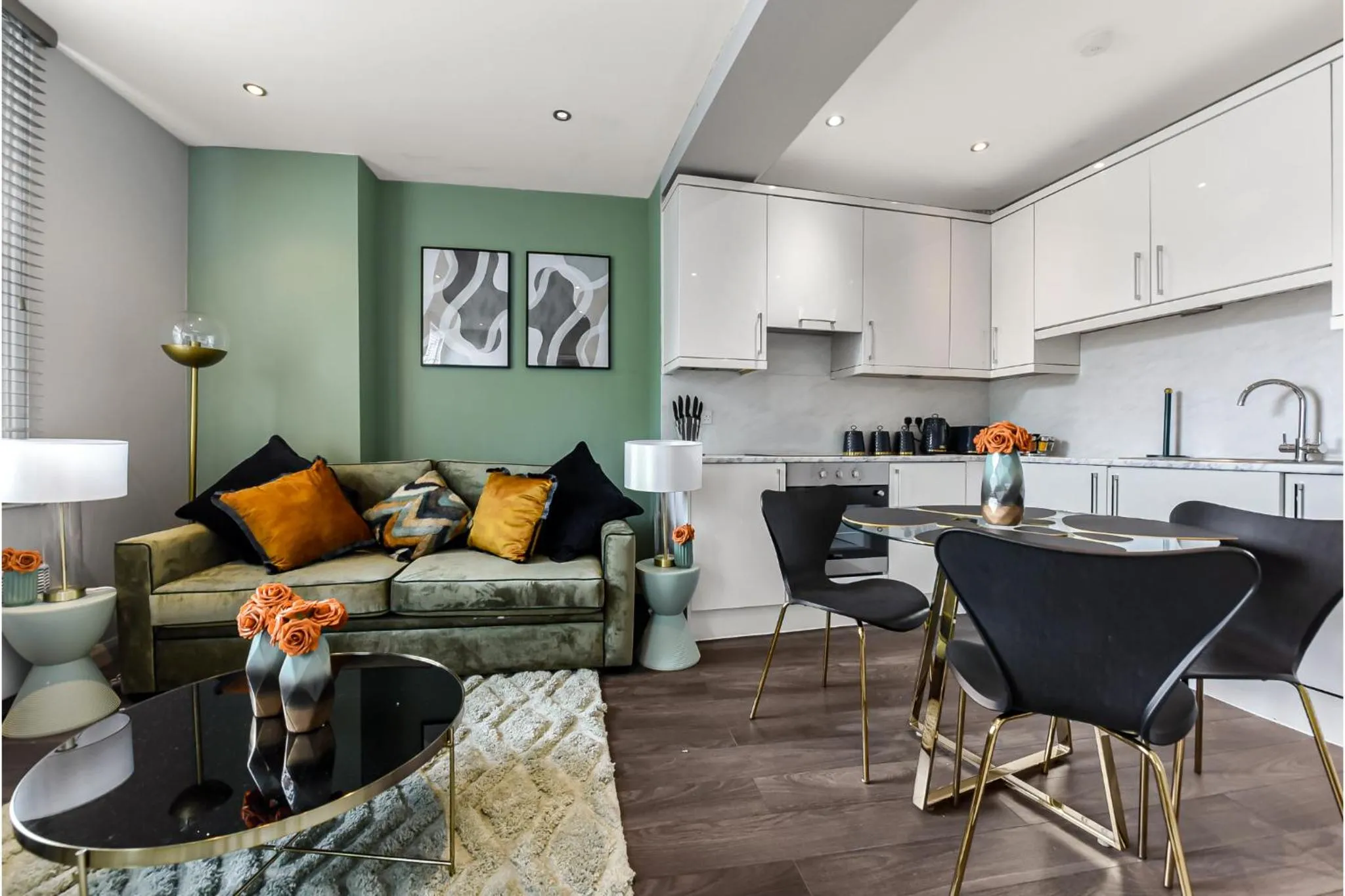 Kitchen or kitchenette in Newly Renovated 1 BDR Flat - Central Location