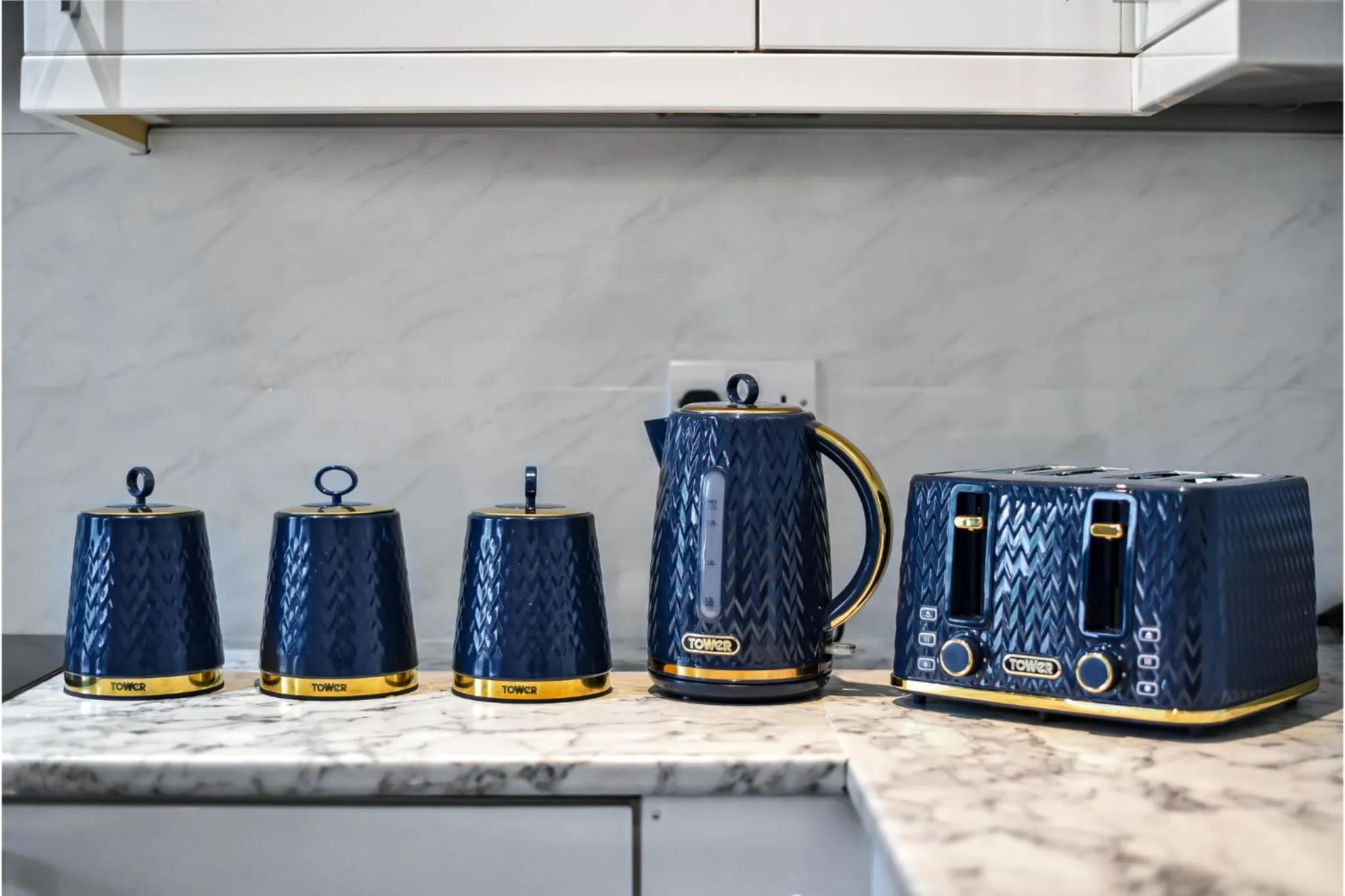 Coffee/tea facilities in Newly Renovated 1 BDR Flat - Central Location
