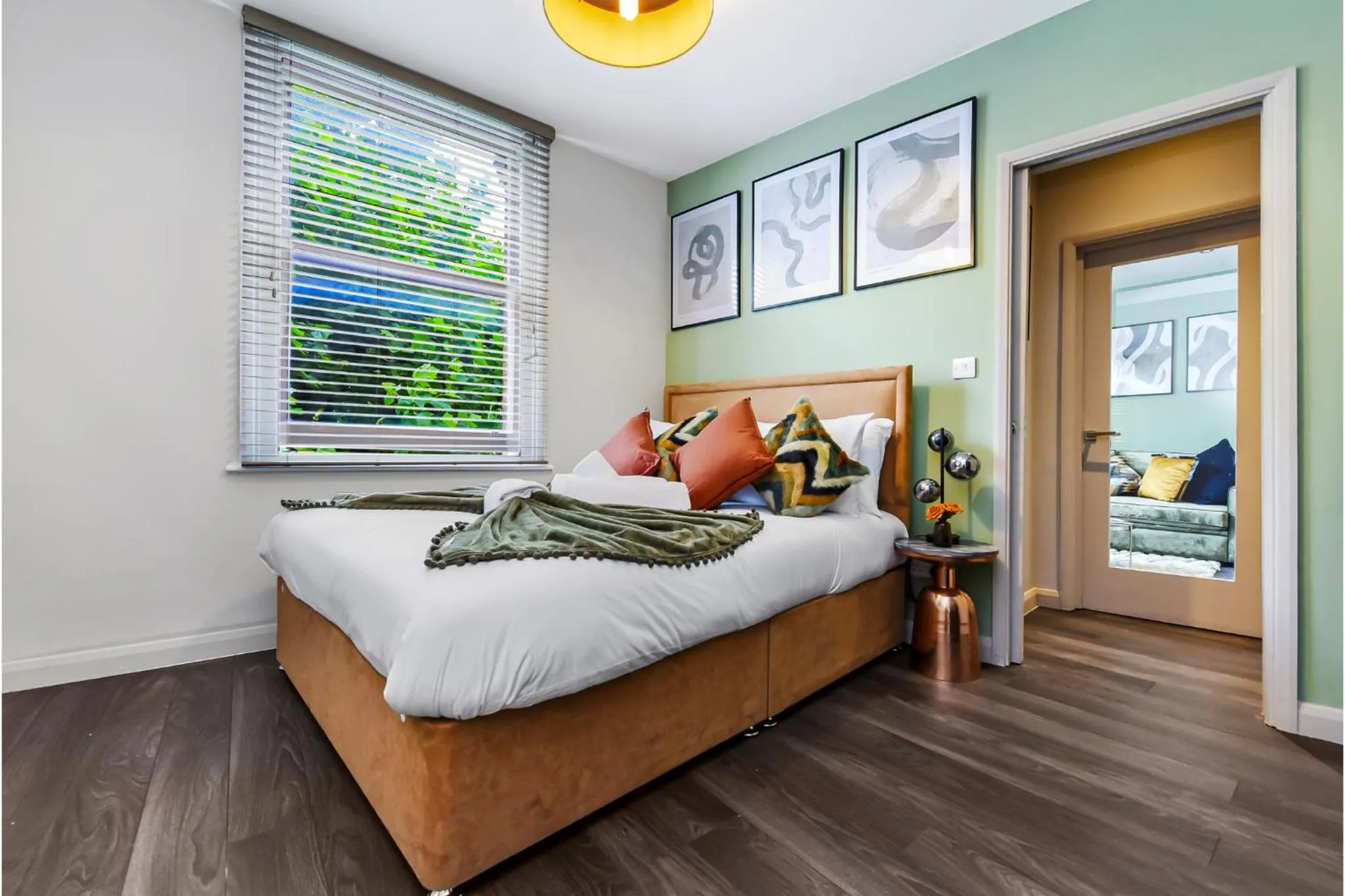 Bed in Newly Renovated 1 BDR Flat - Central Location