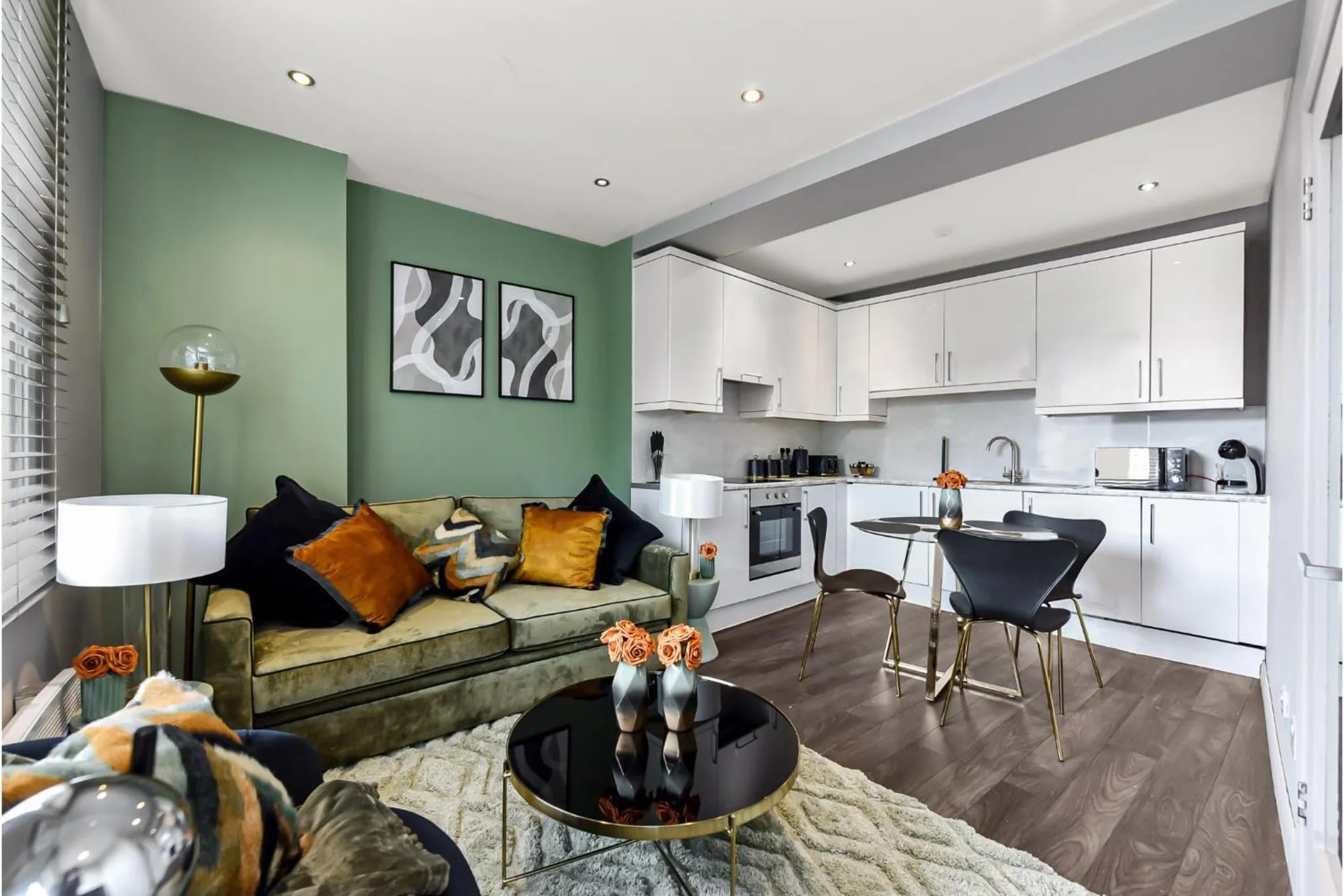 Kitchen or kitchenette in Newly Renovated 1 BDR Flat - Central Location