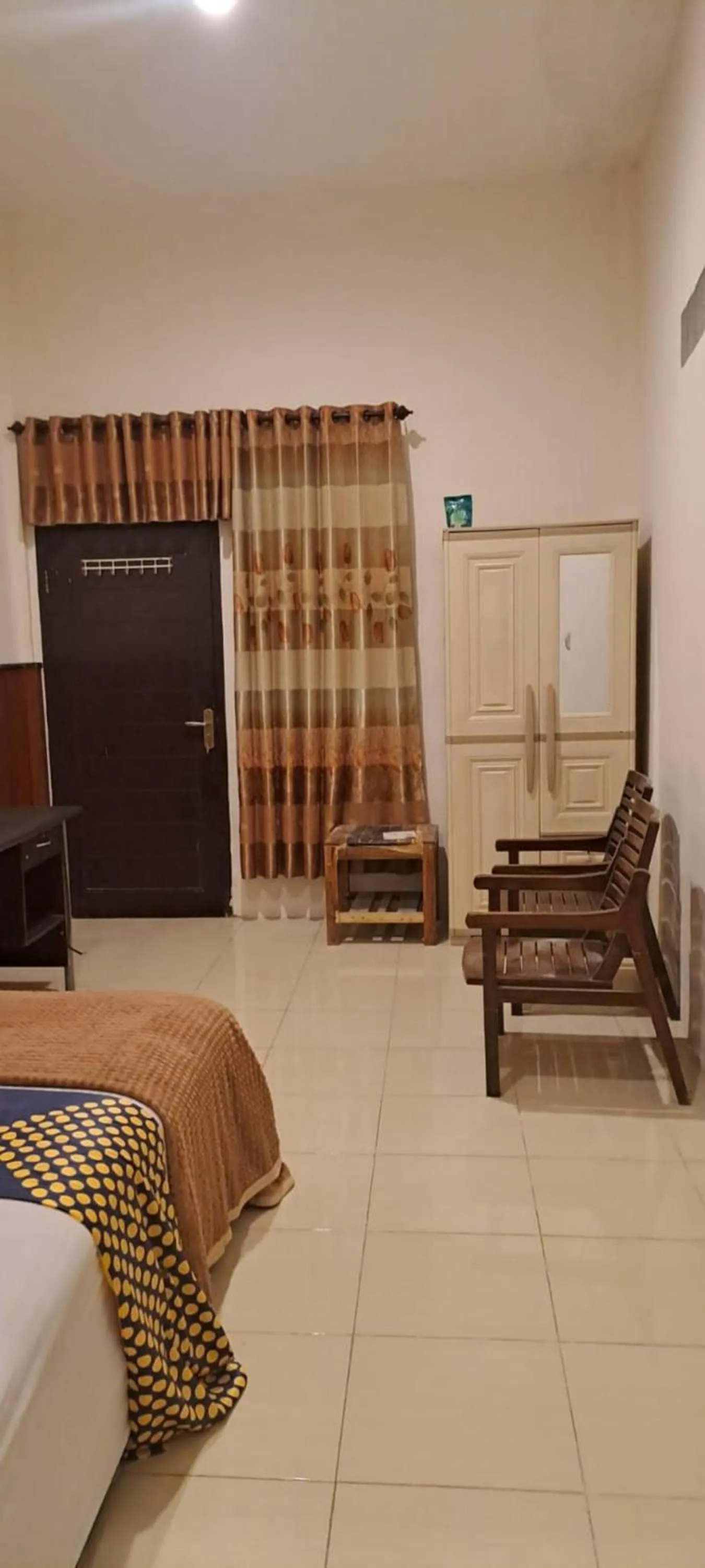 wardrobe, Bed in Bintang Khanida Syari'ah