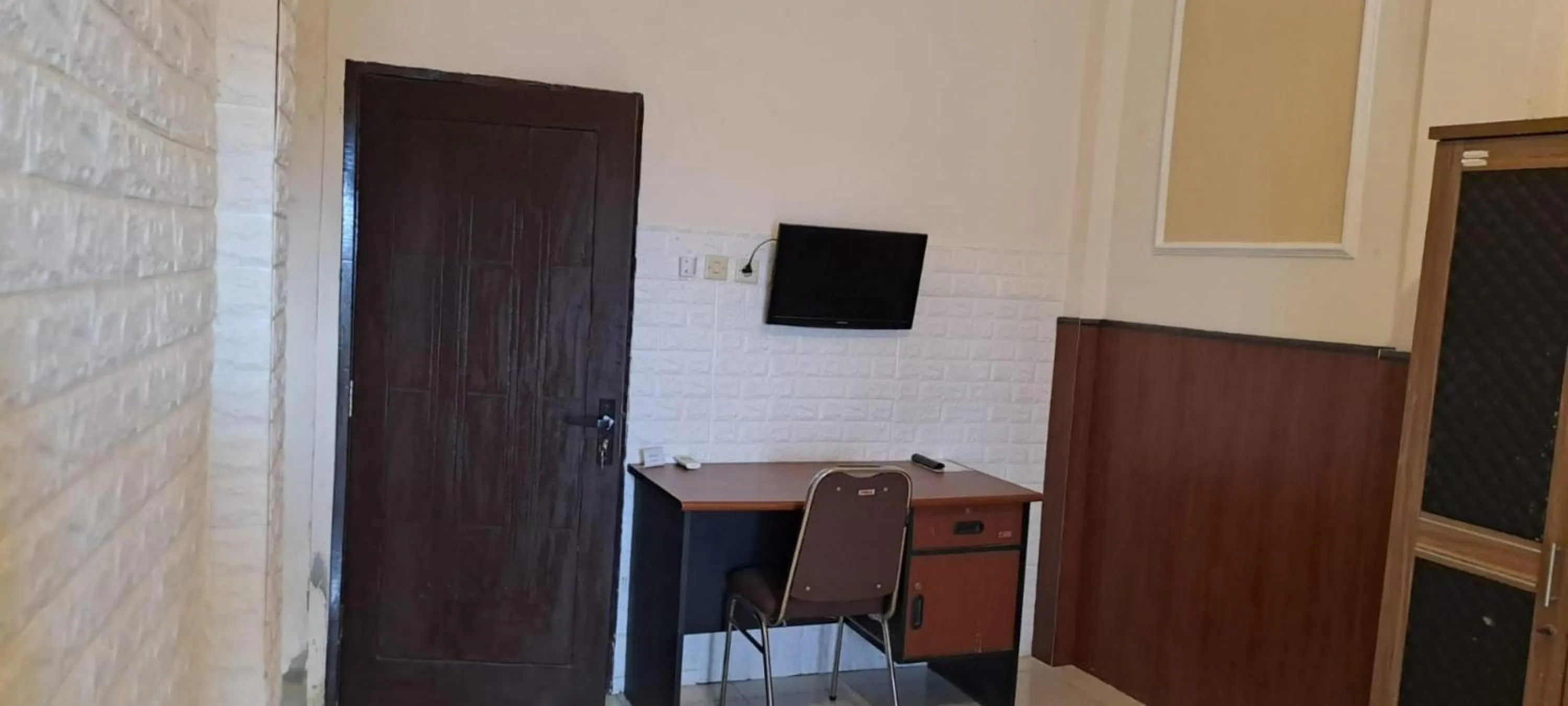 TV and multimedia in Bintang Khanida Syari'ah