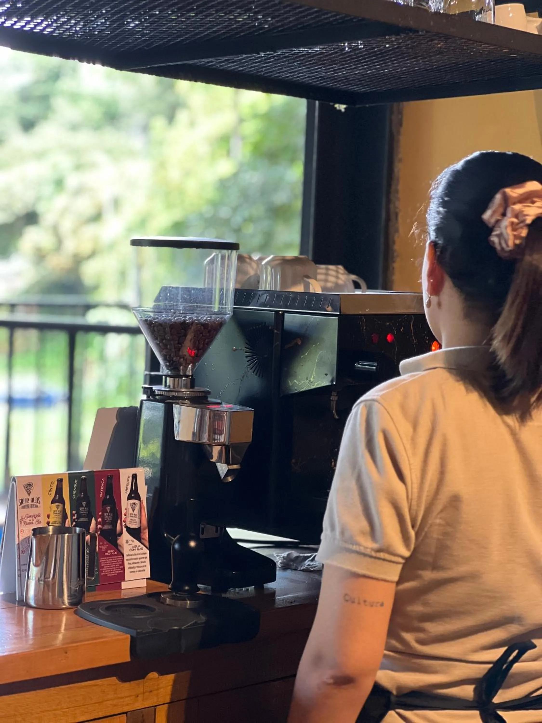 People in Coffee House Minca