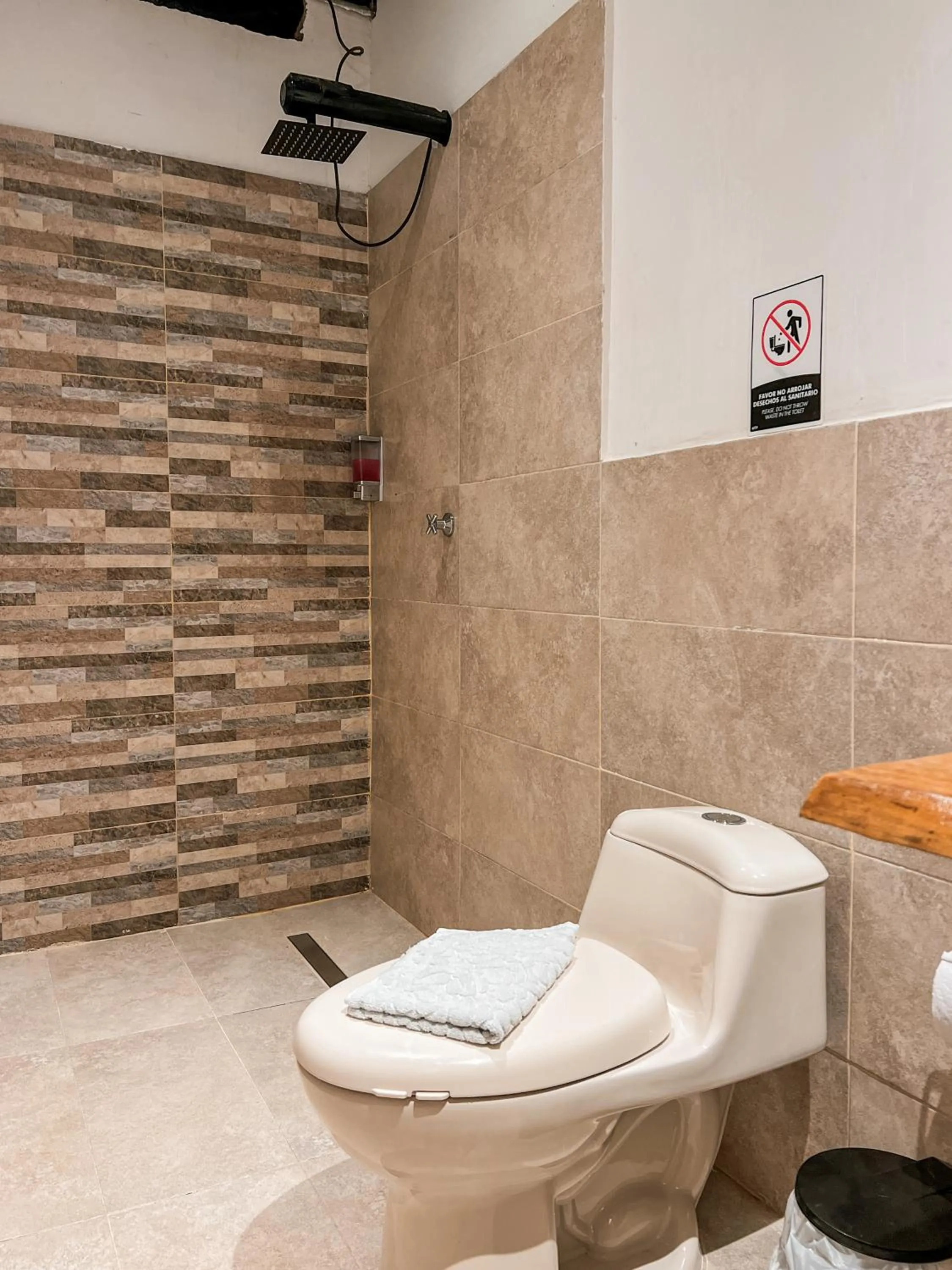 Bathroom in Coffee House Minca