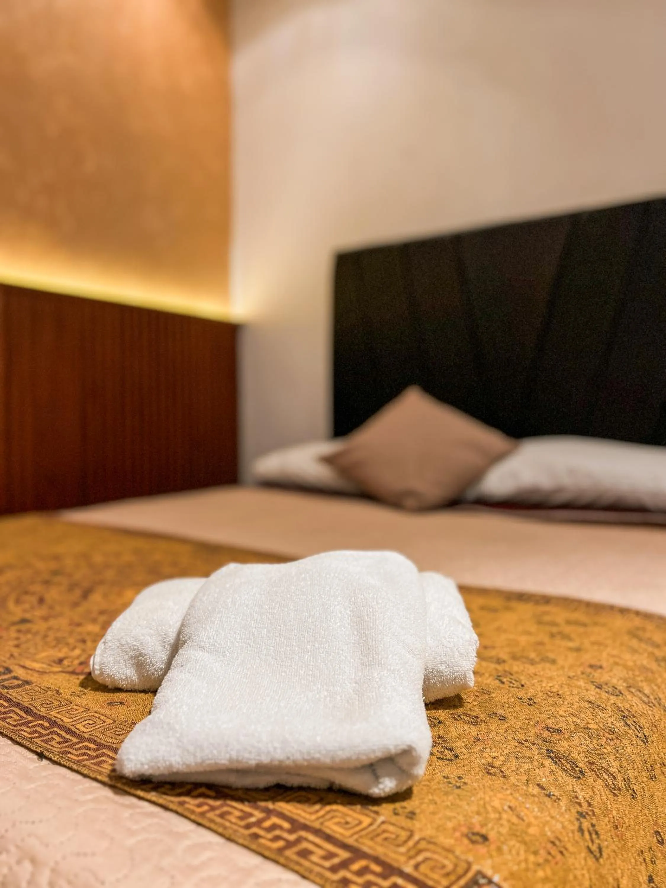 Bed in Coffee House Minca