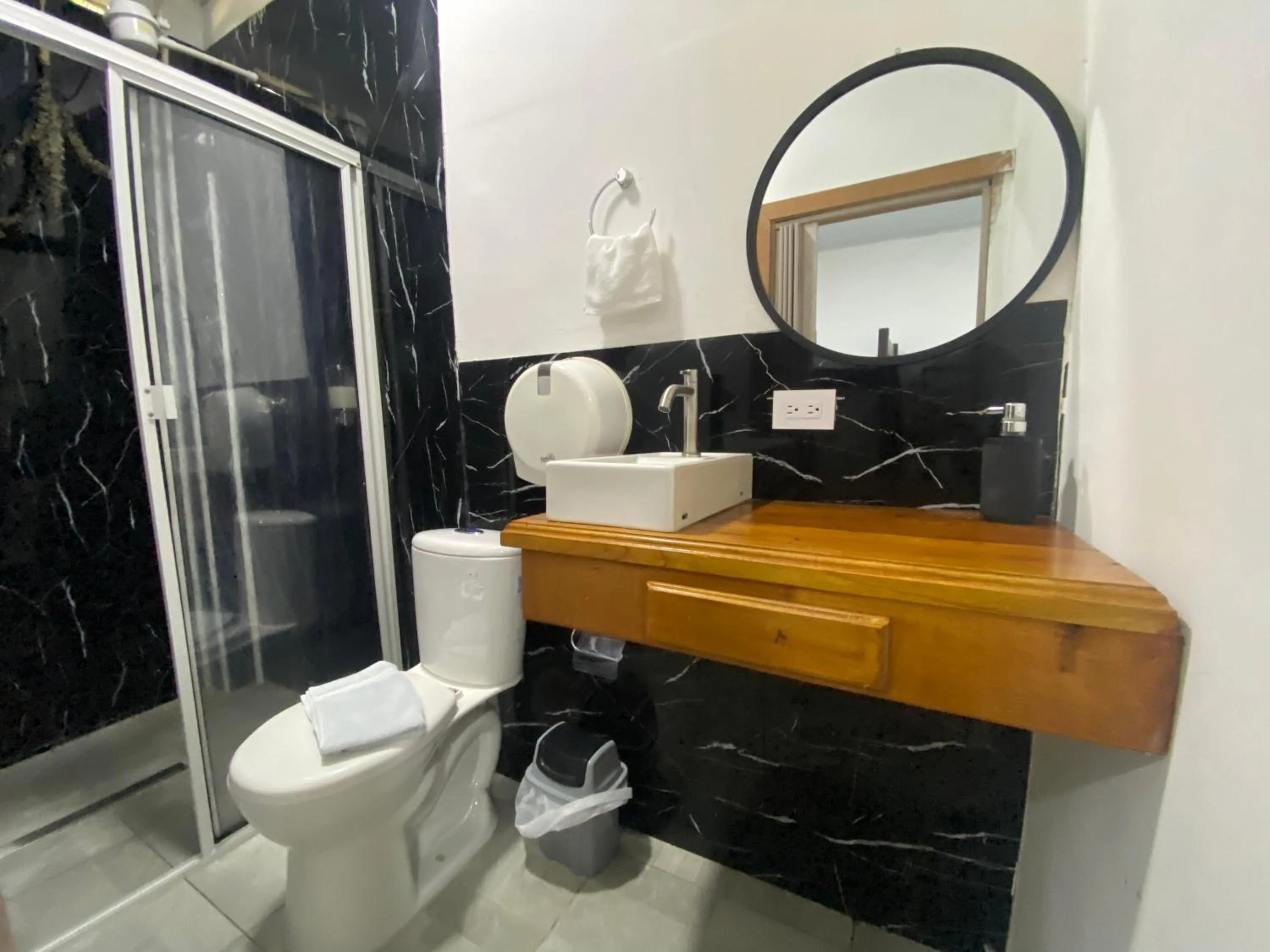 Shower in Coffee House Minca