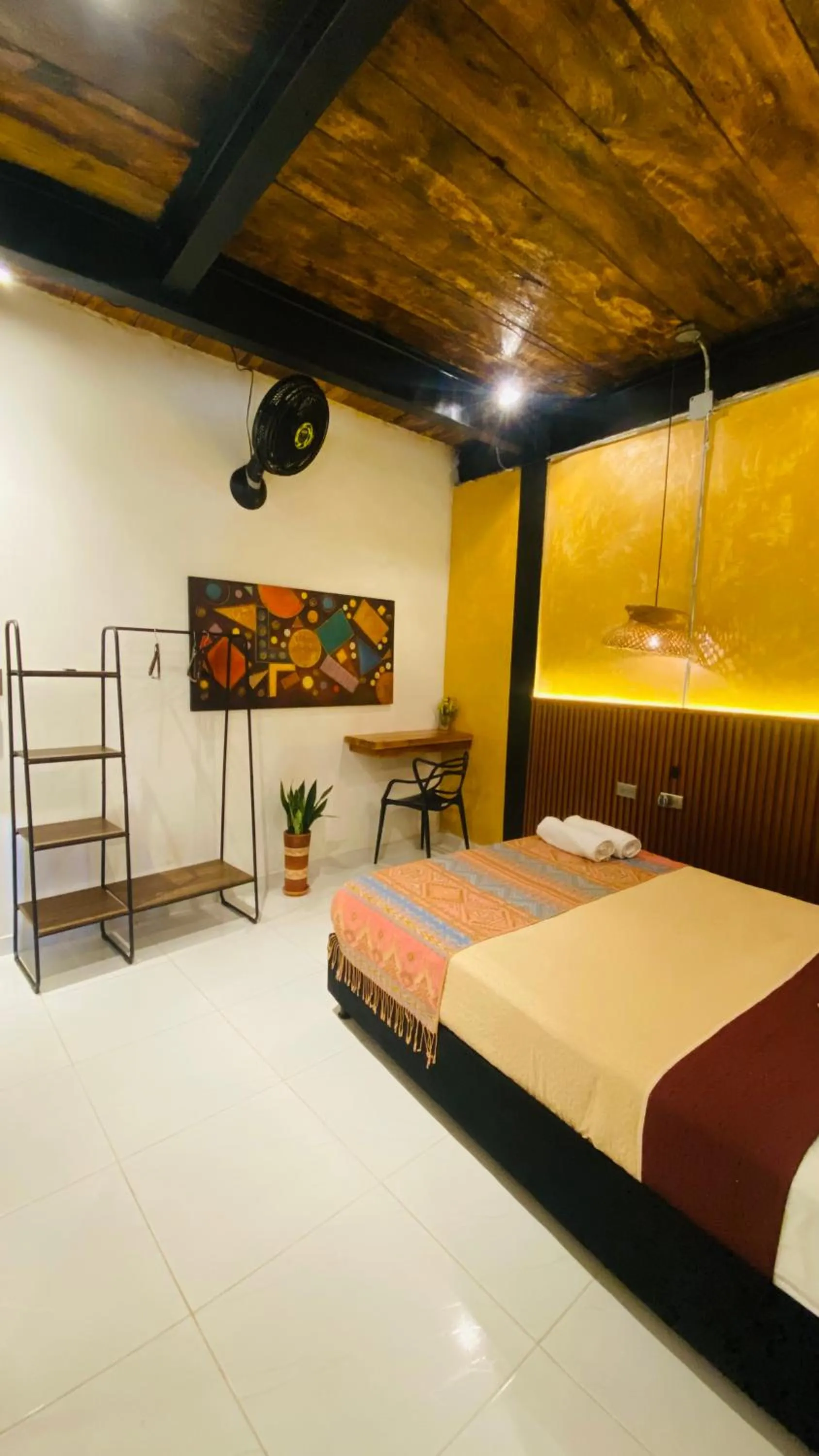 Bed in Coffee House Minca